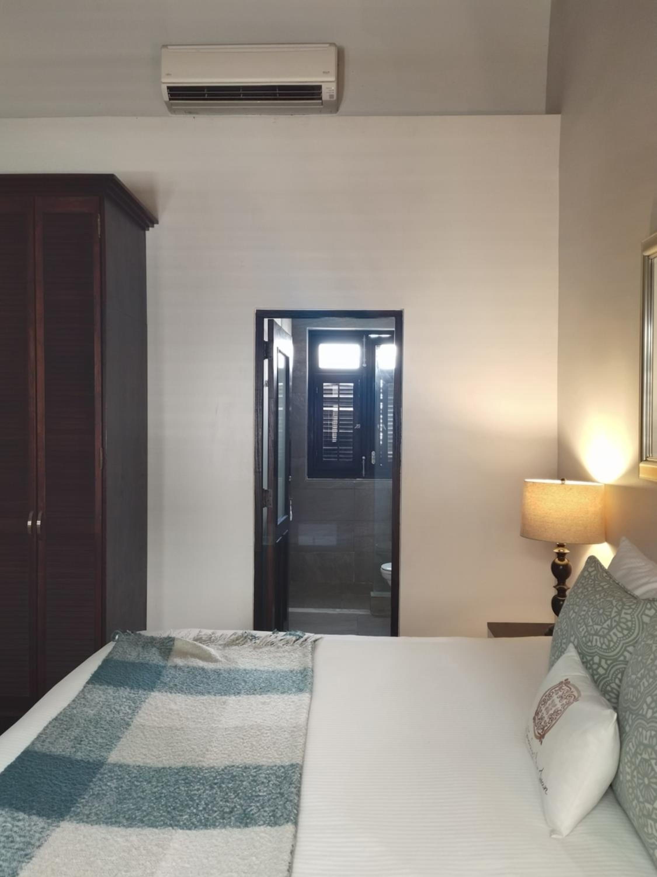 King Deluxe Room - Photo 5
