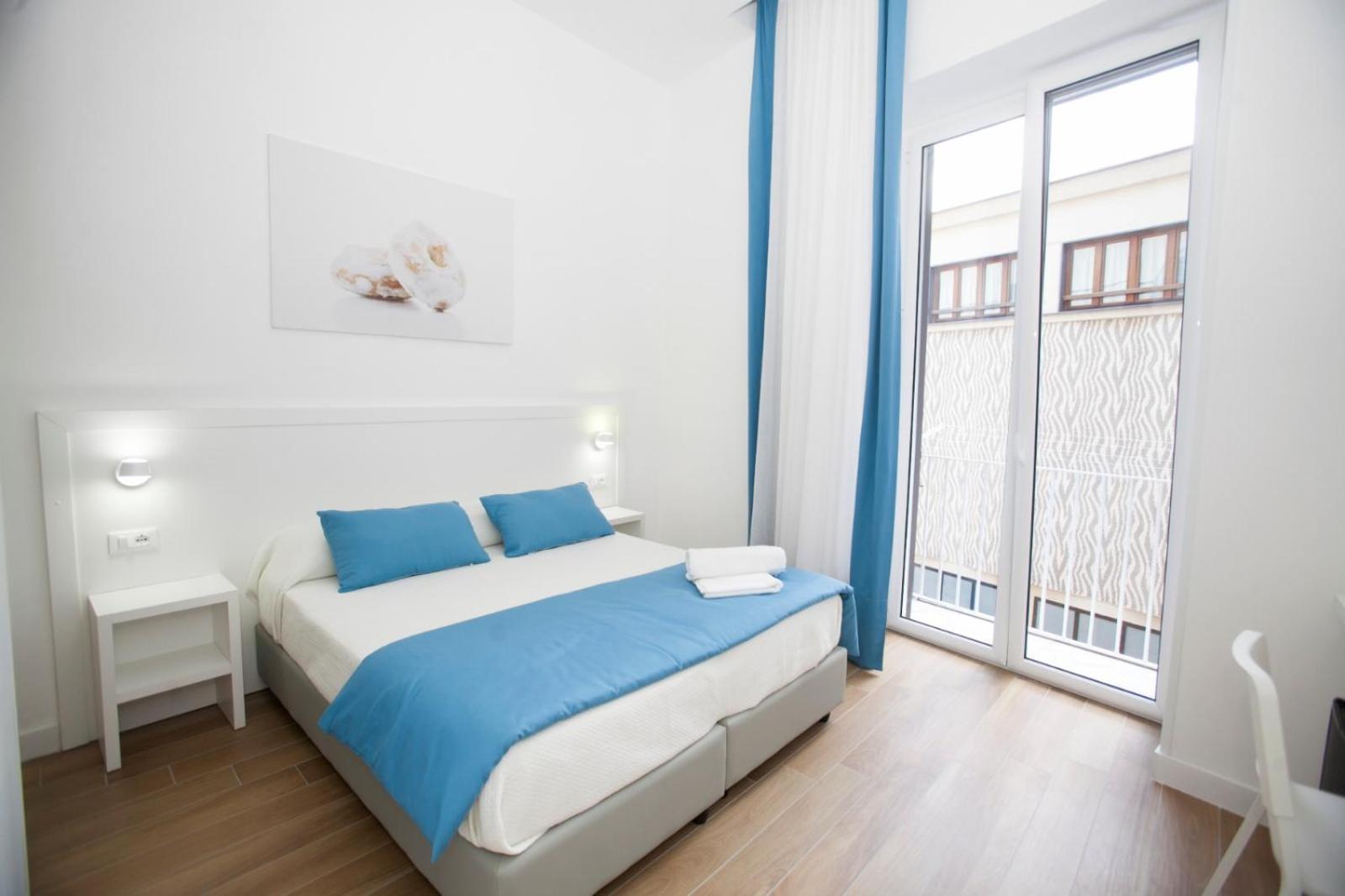 Deluxe Double or Twin Room with Balcony - Photo 4
