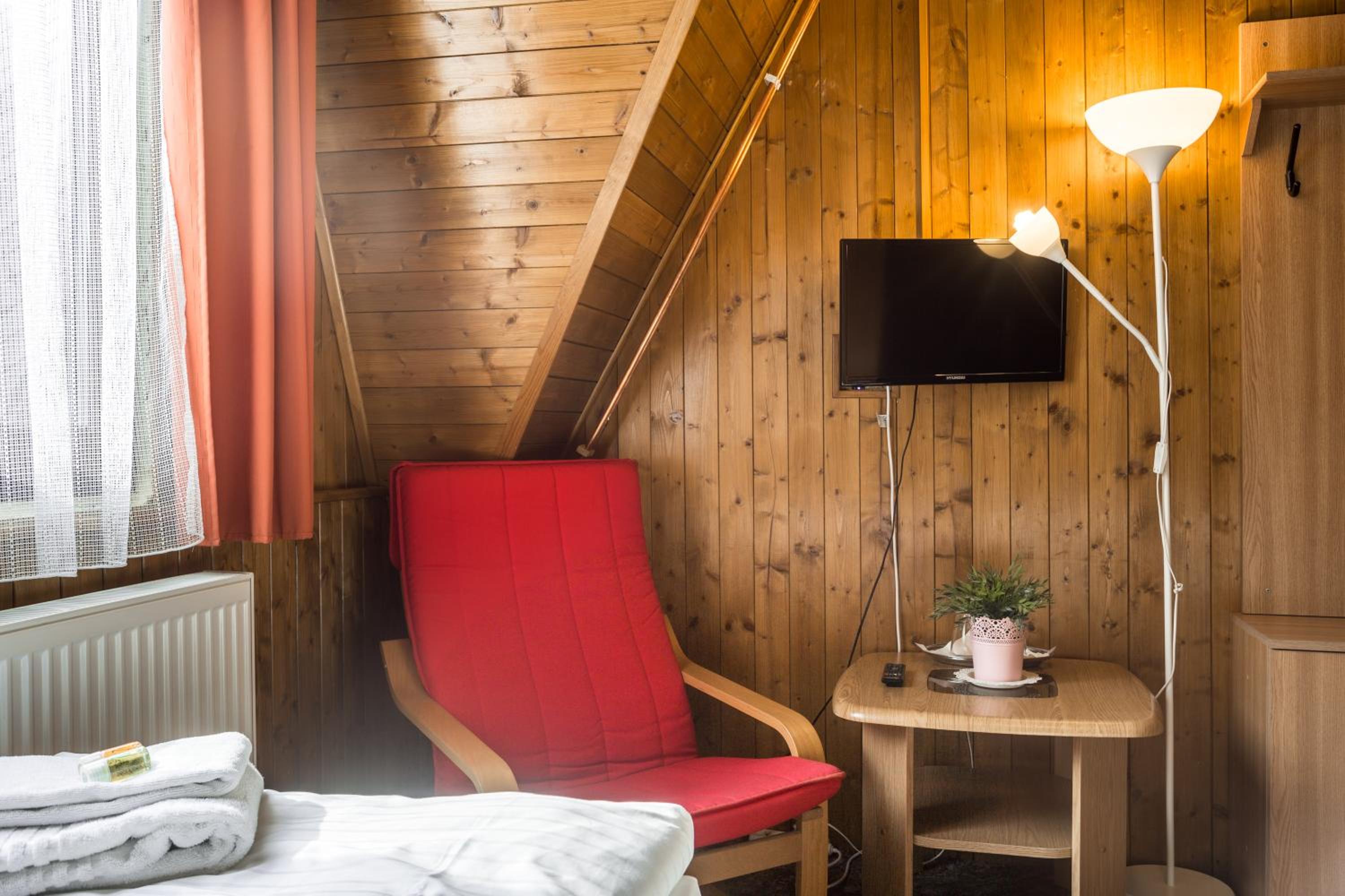 Double or Twin Room with Private Bathroom - Photo 1