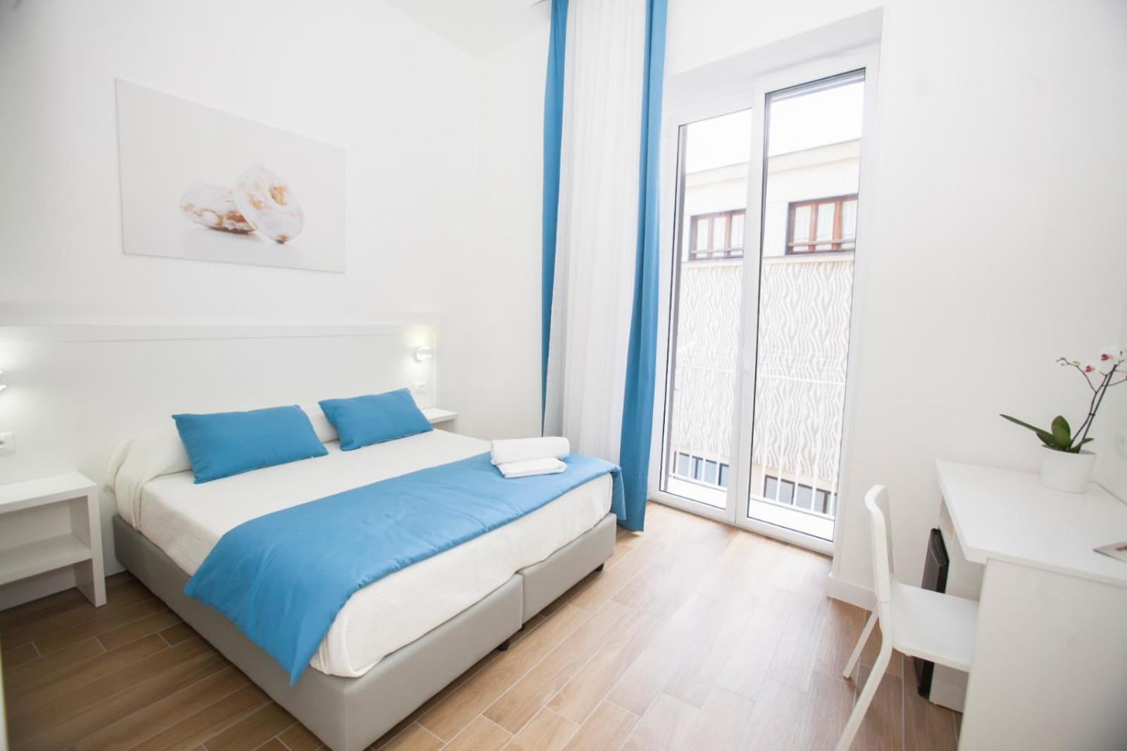 Deluxe Double or Twin Room with Balcony - Photo 1