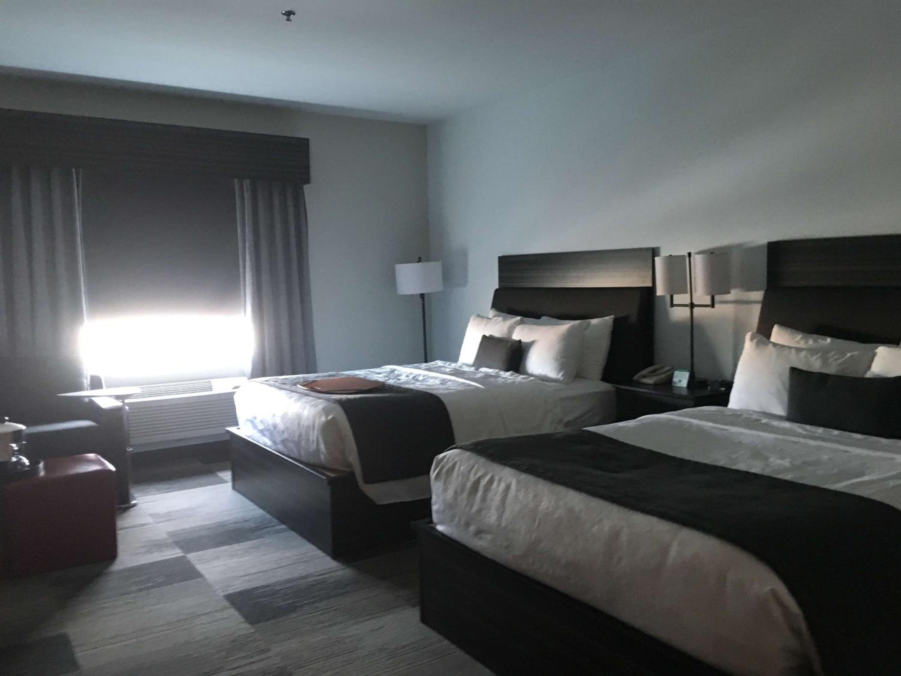Queen Room with Two Queen Beds - Pet-friendly