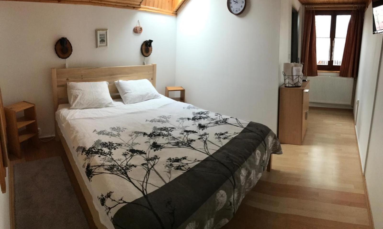 Double Room with Private Bathroom photo 1