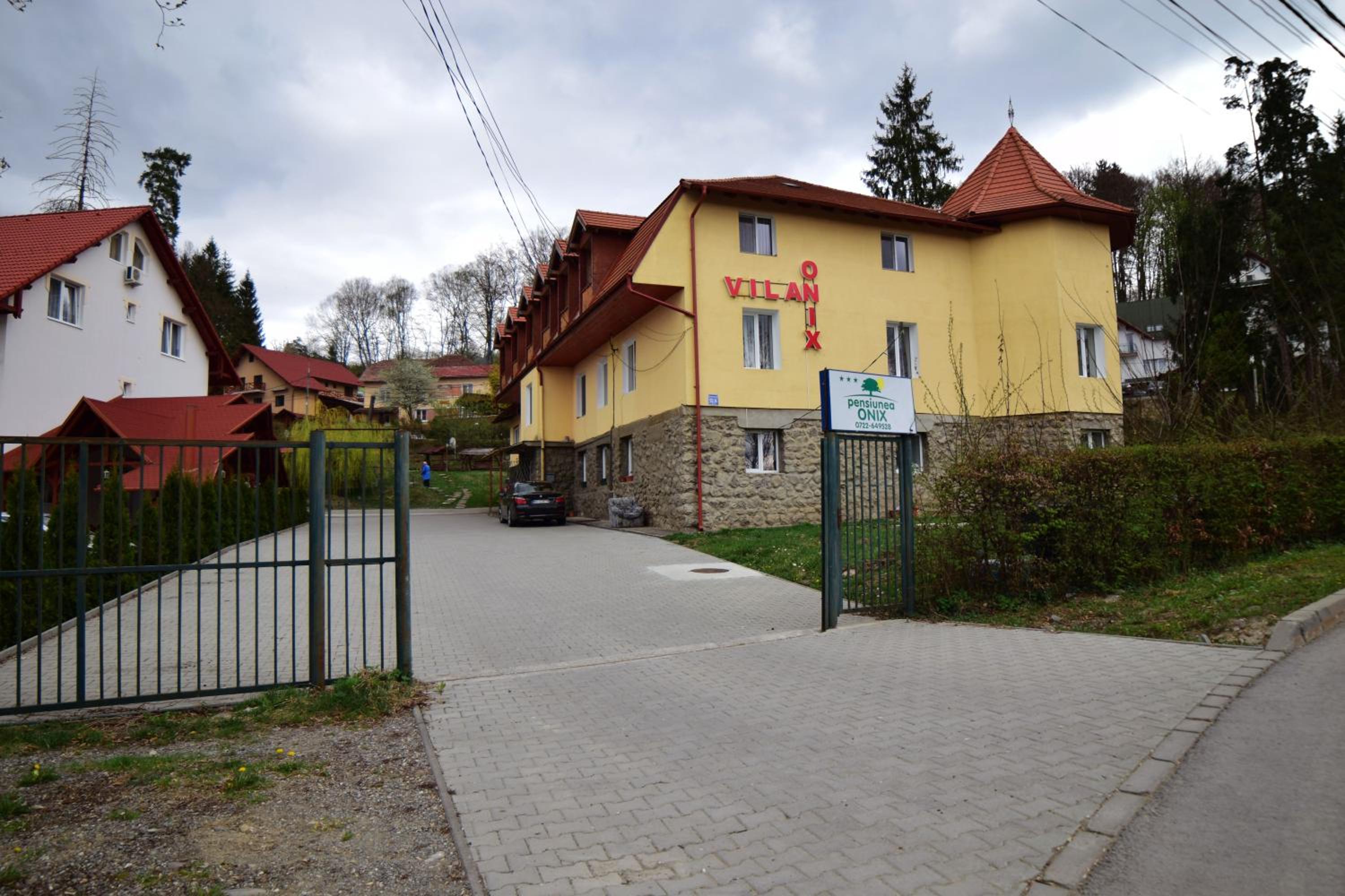 Villa photo 2