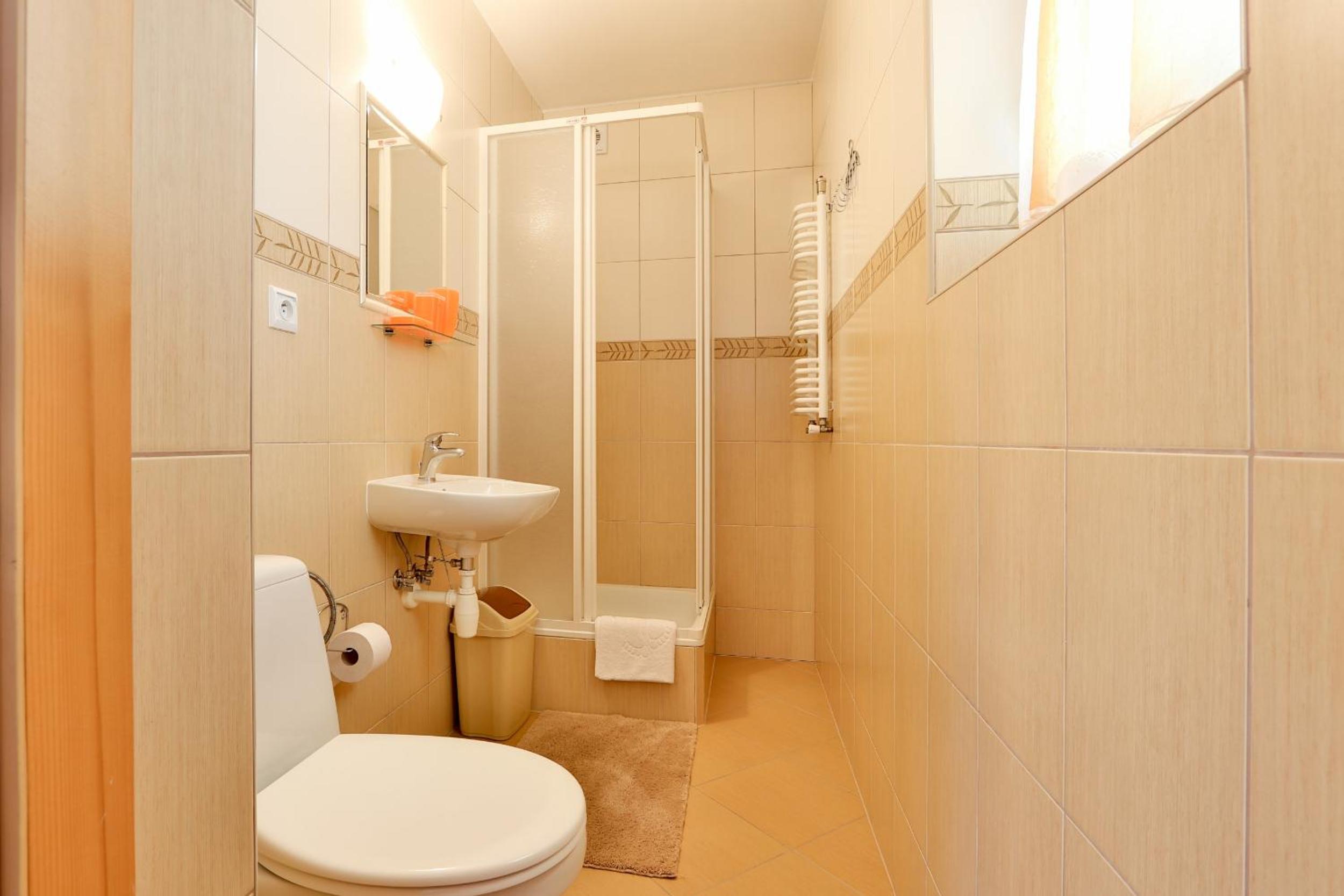 Double Room - Photo 4