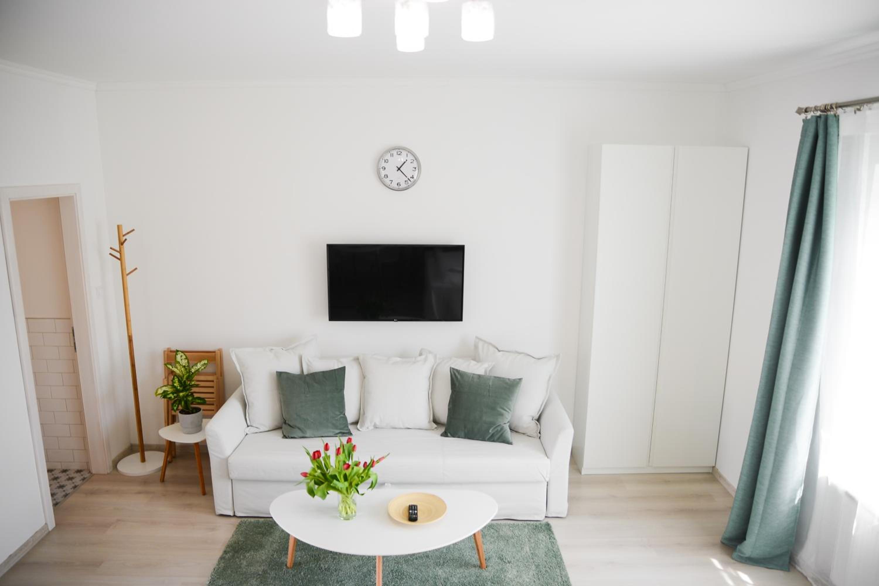 Apartment with Terrace - Photo 6