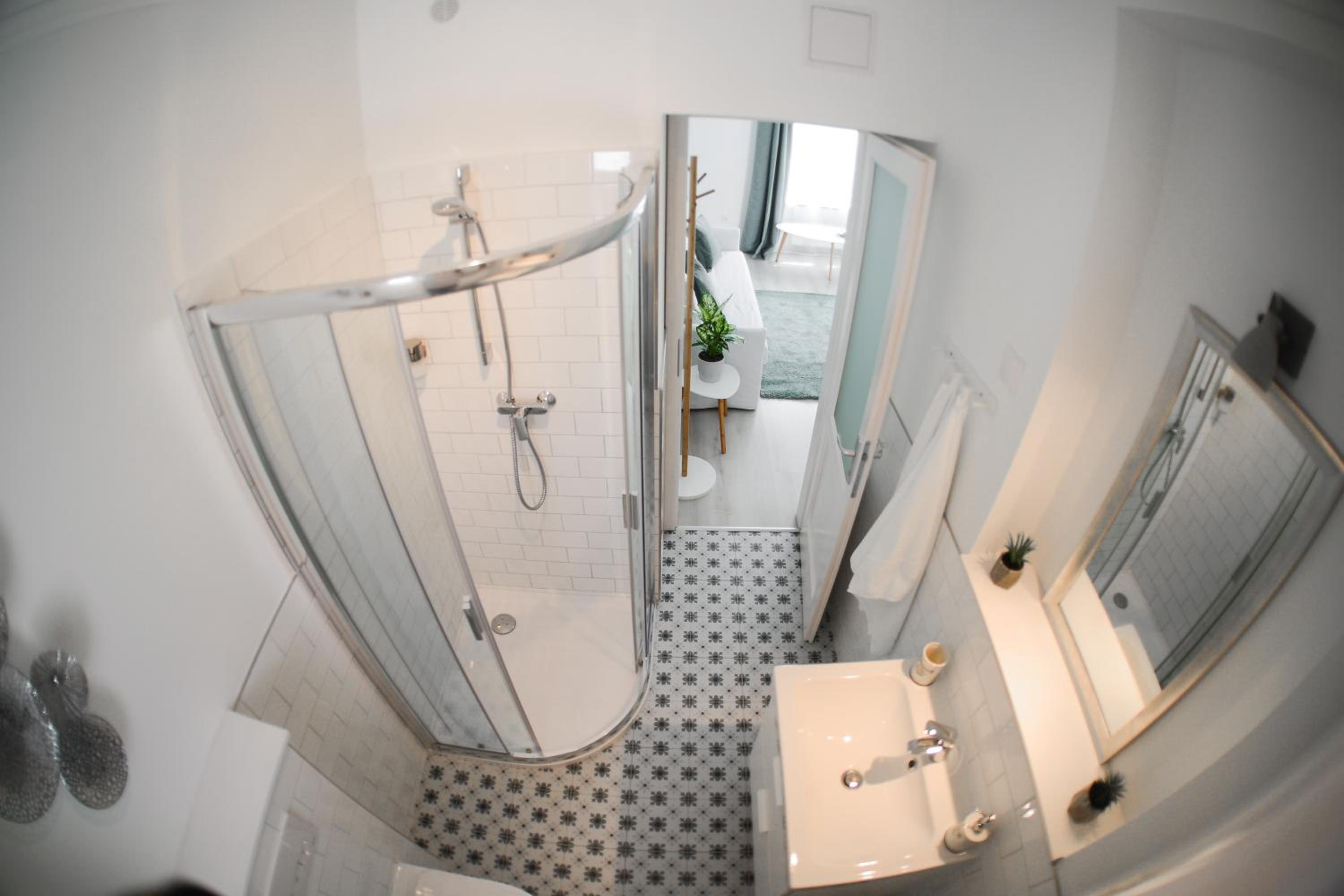 Apartment with Terrace - Photo 8