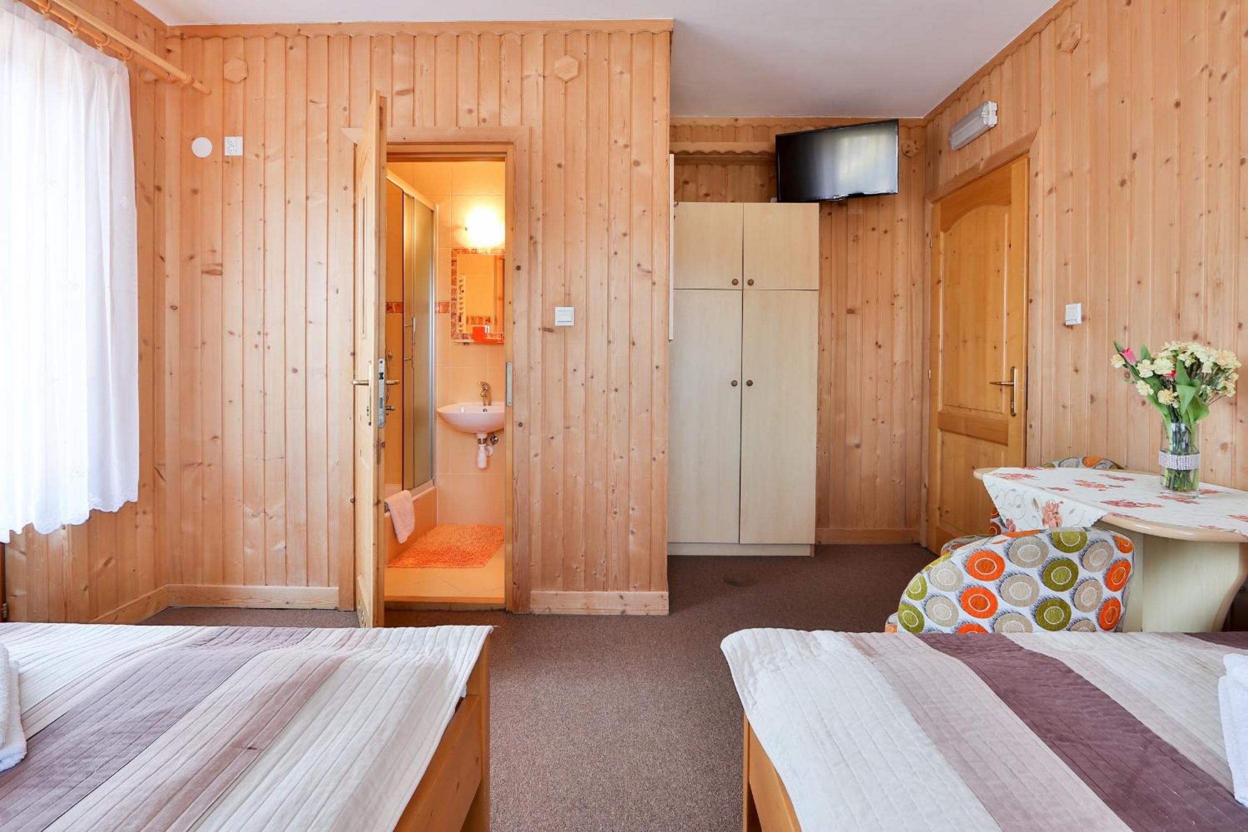Quadruple Room - Photo 4