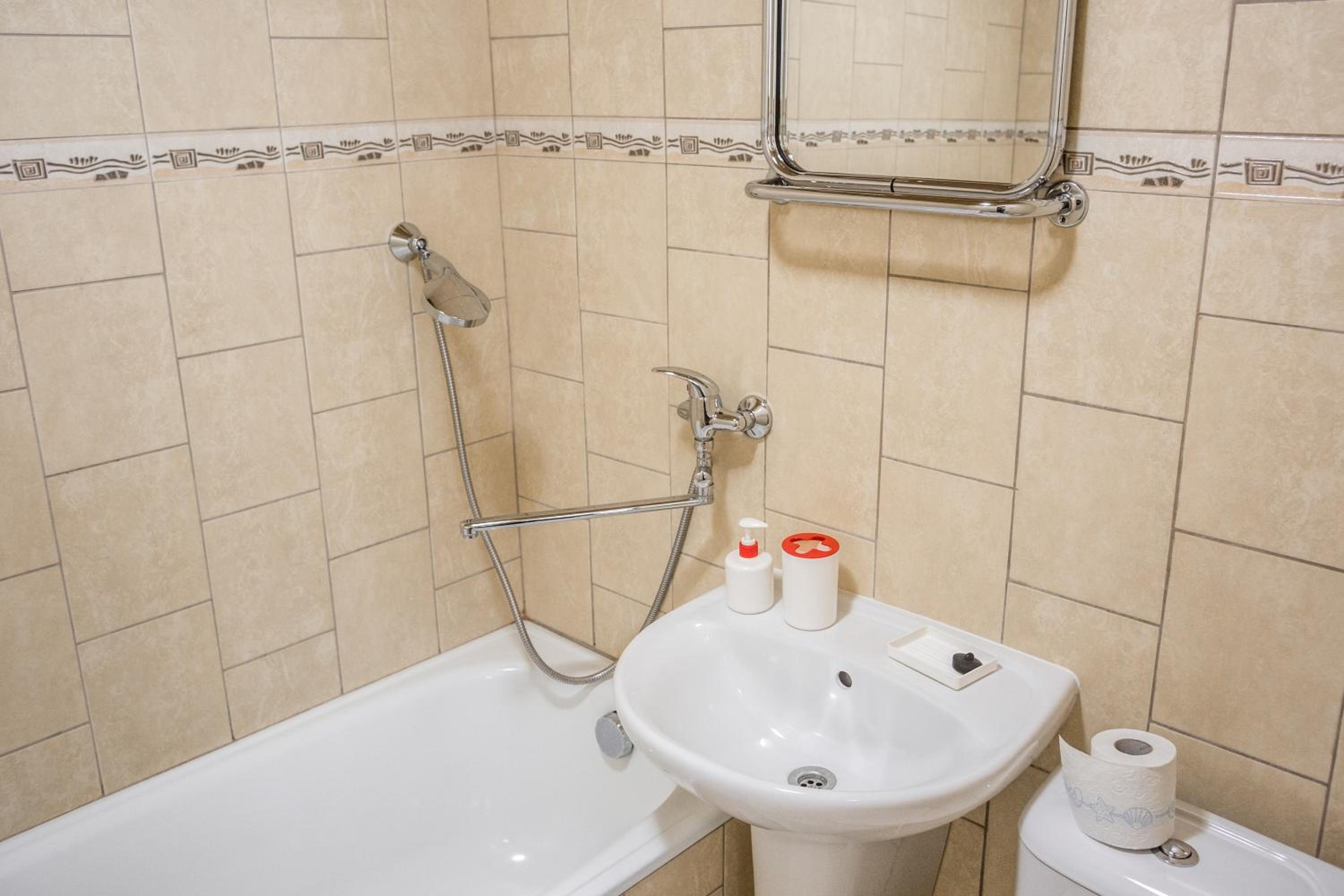 Triple Room with Private Bathroom - Photo 7