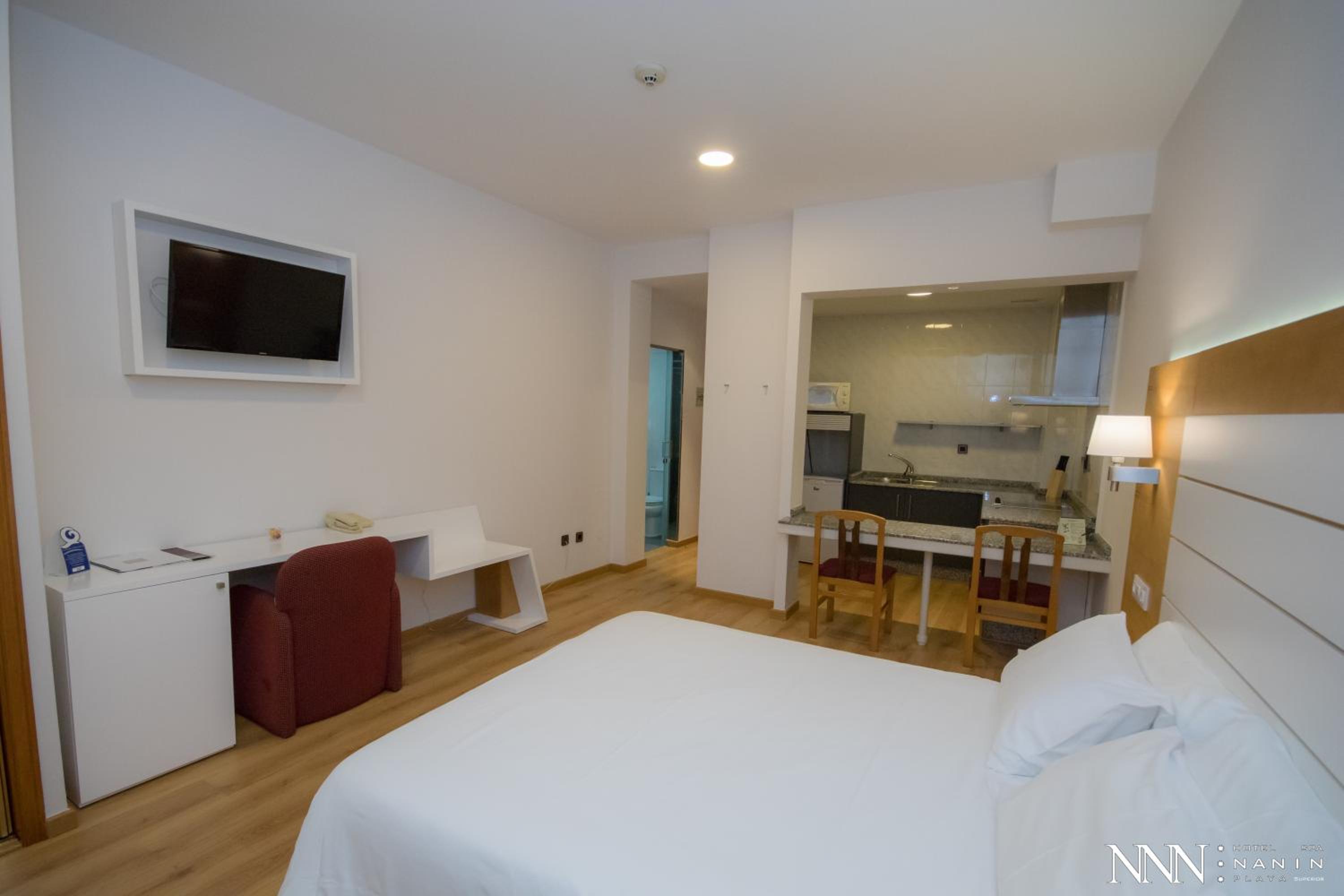 Studio Apartment - Photo 4