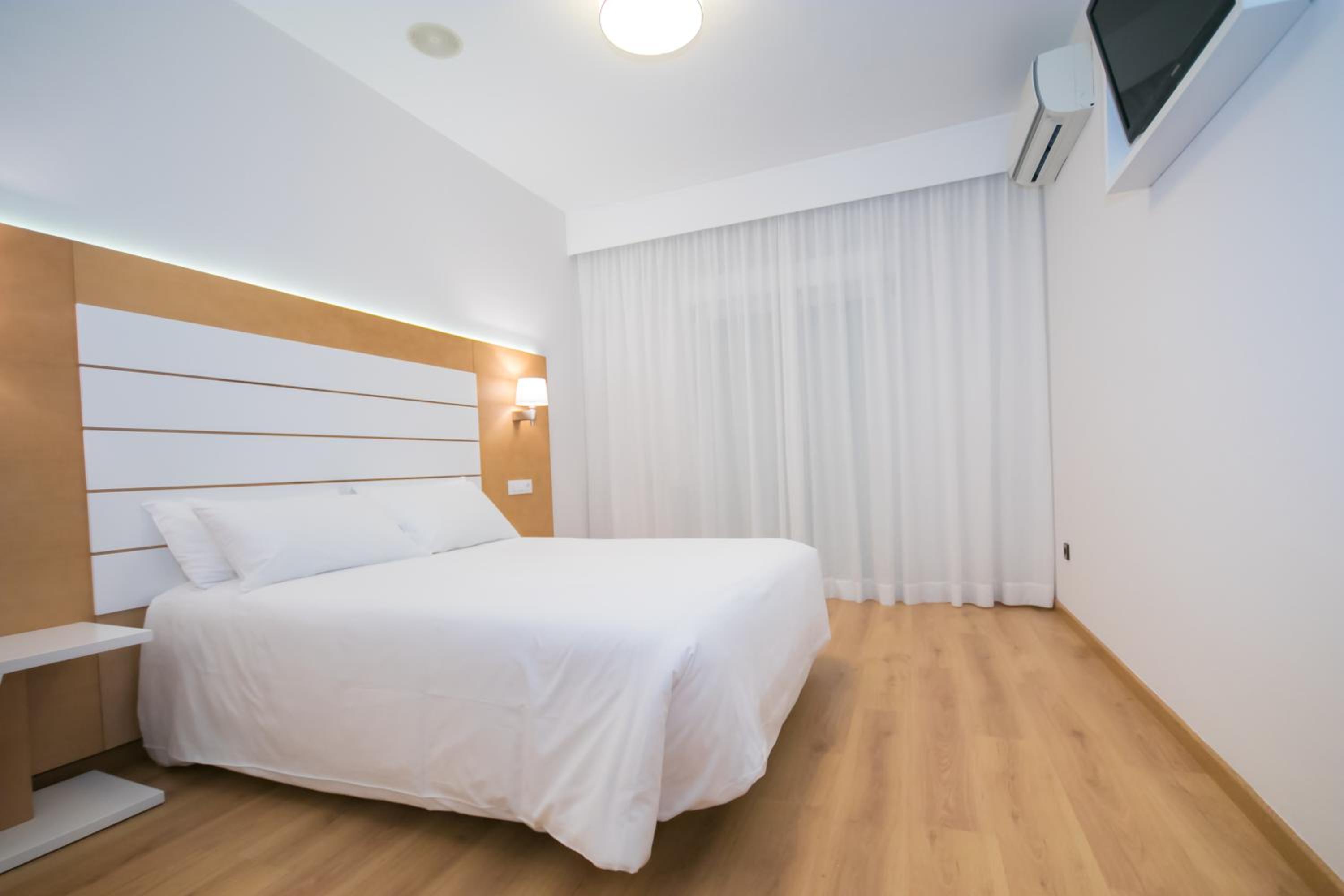 One-Bedroom Apartment sea View with Spa Access - Photo 3