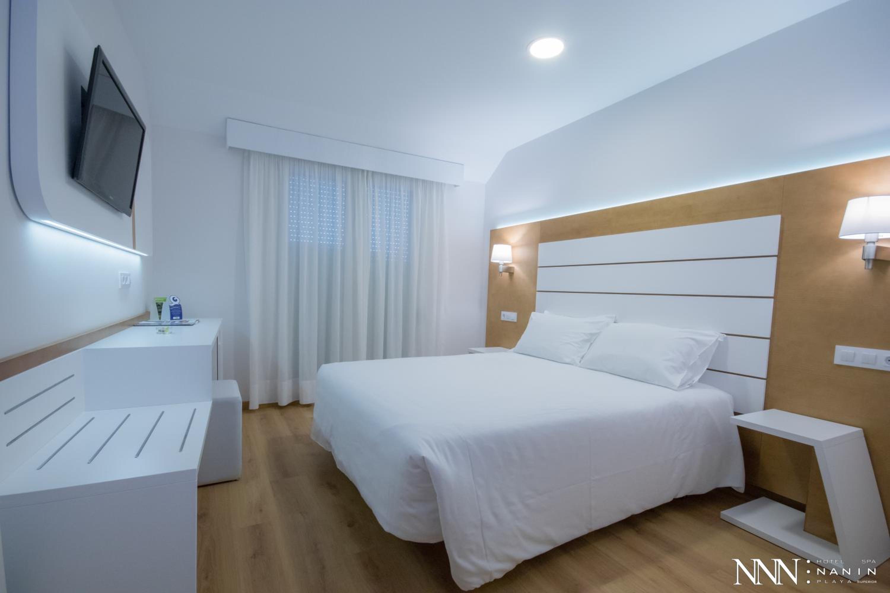 Double or Twin Room with Spa Access (2 Adults + 1 Child) - Photo 2