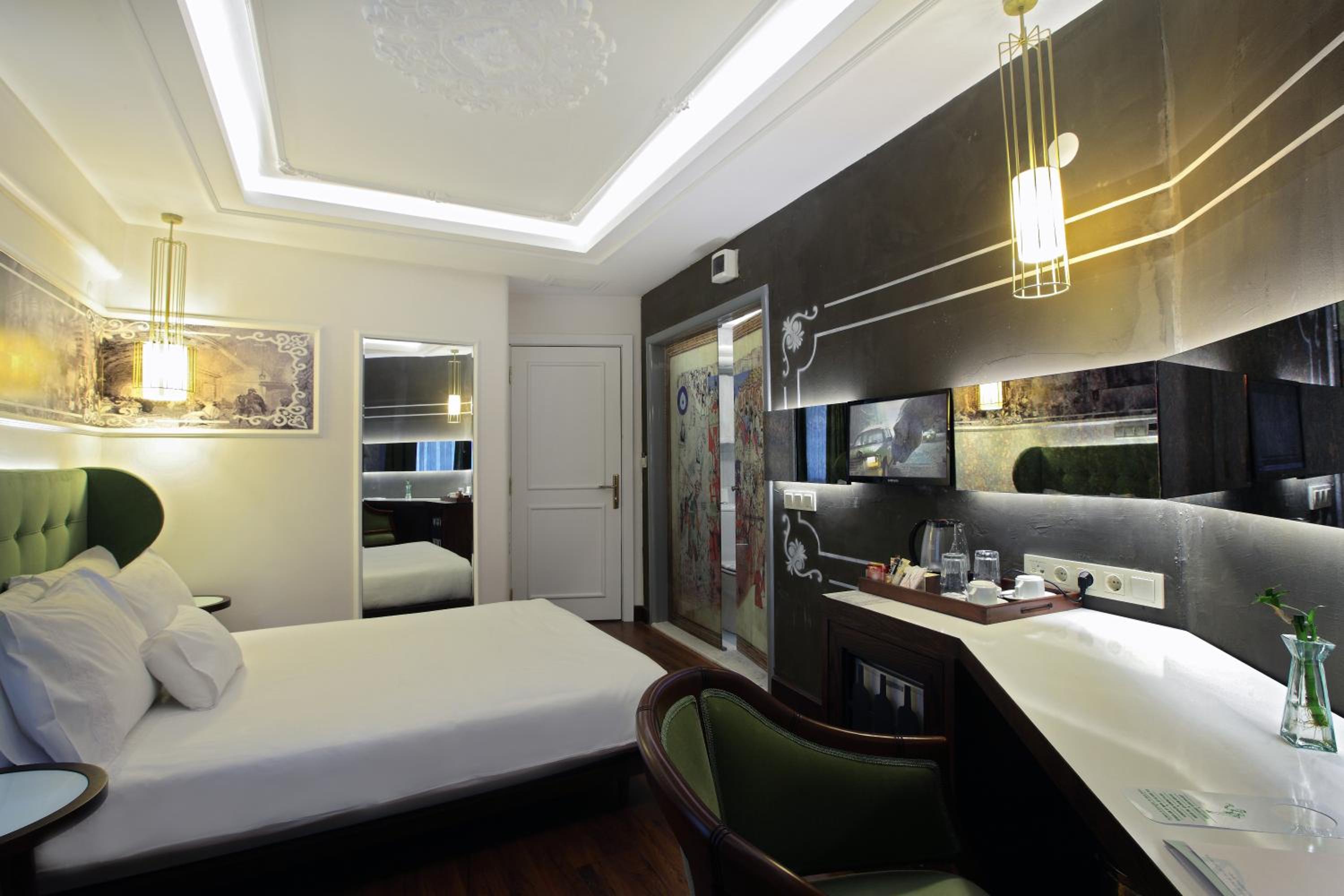 Double or Twin Room photo 3