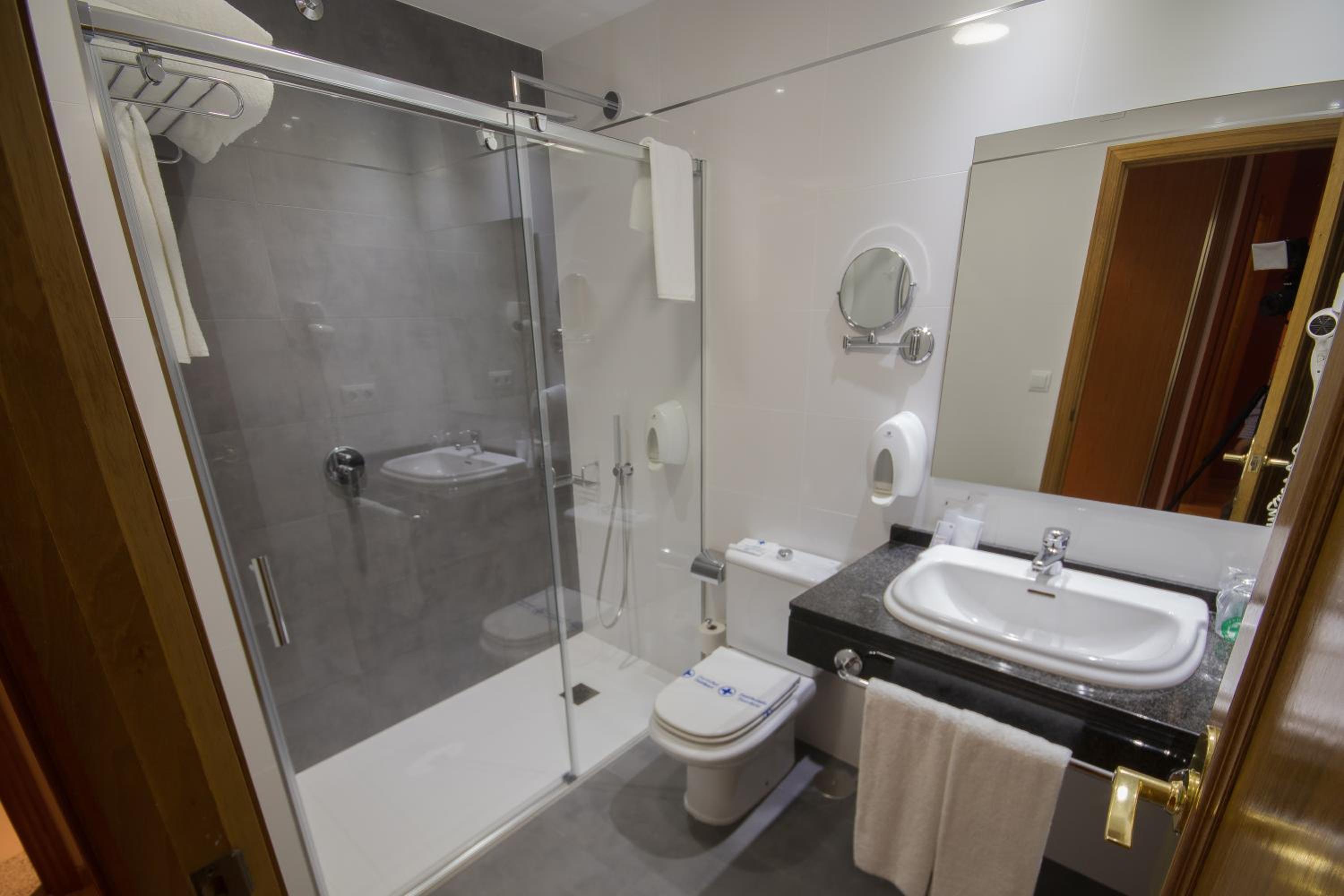 Suite with Sea View - Photo 5
