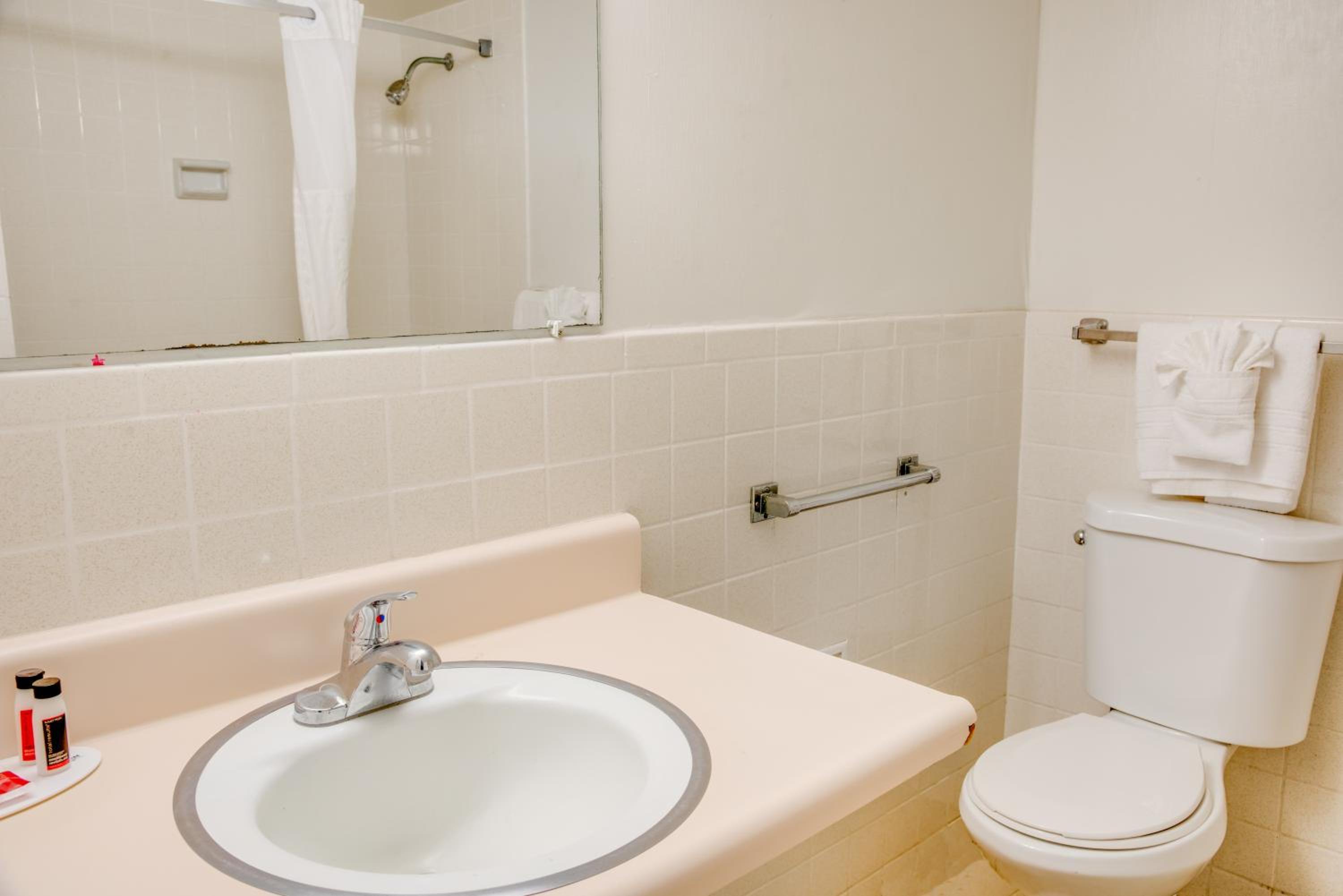 Deluxe Double Room with Two Double Beds - Non-Smoking - Photo 3