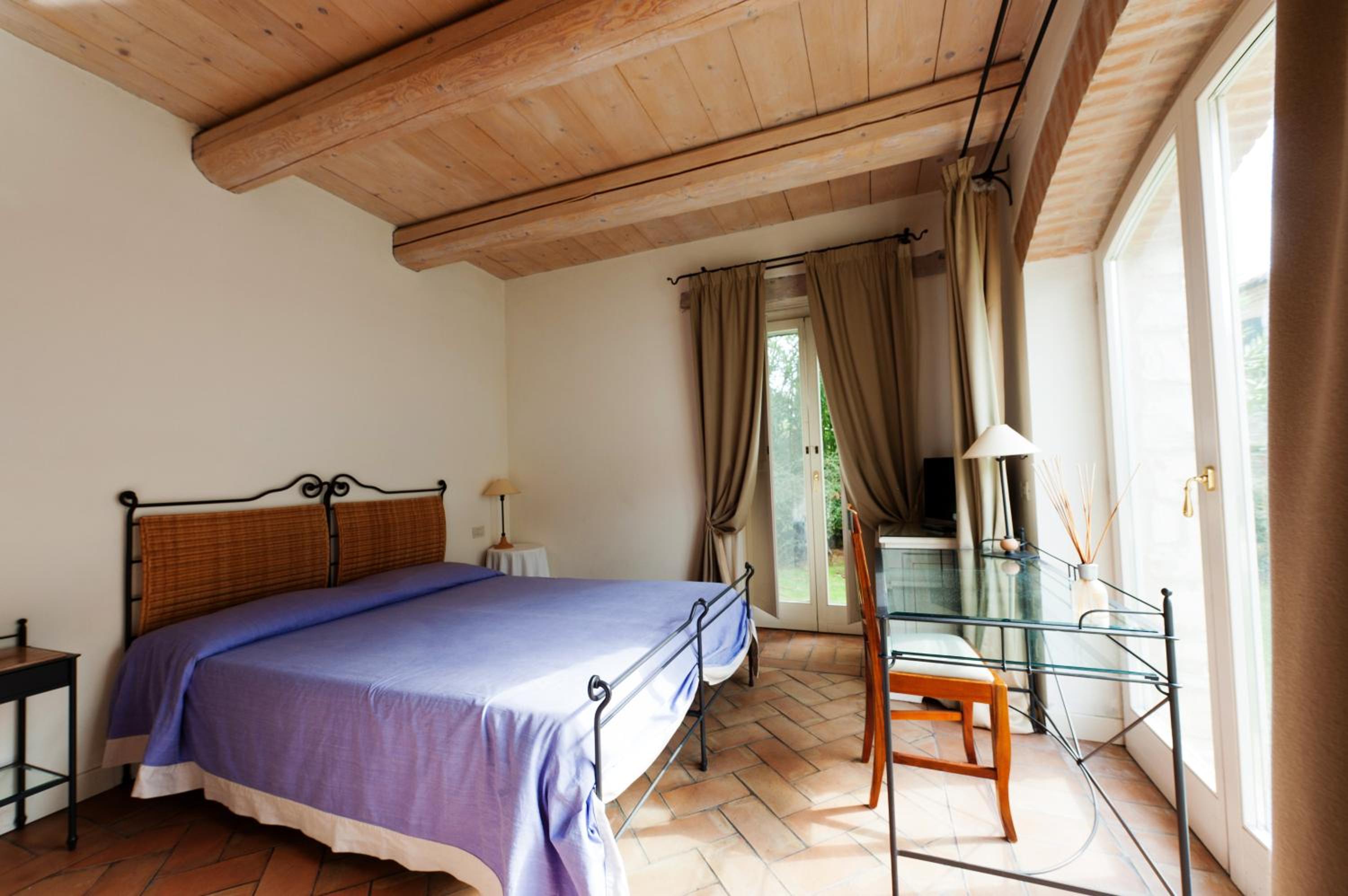 Double Room - Photo 5