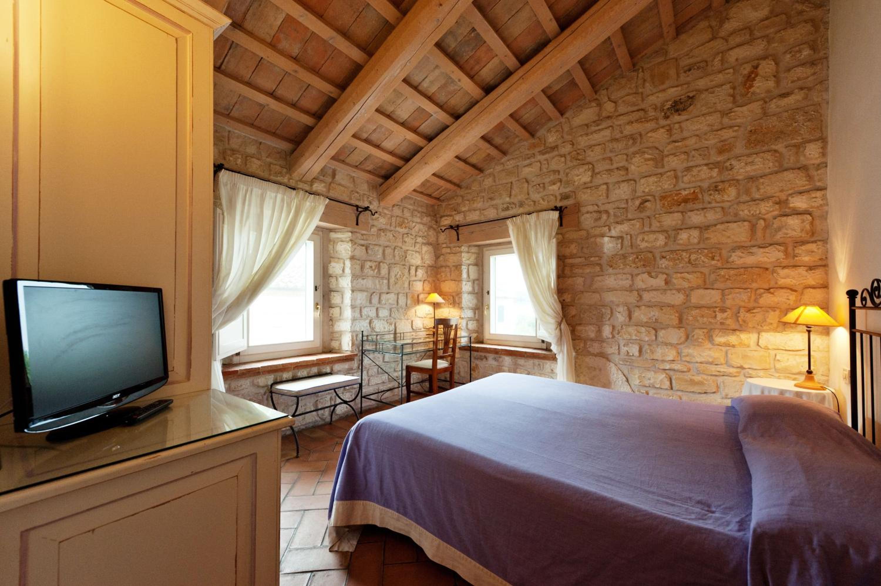 Double Room - Photo 6