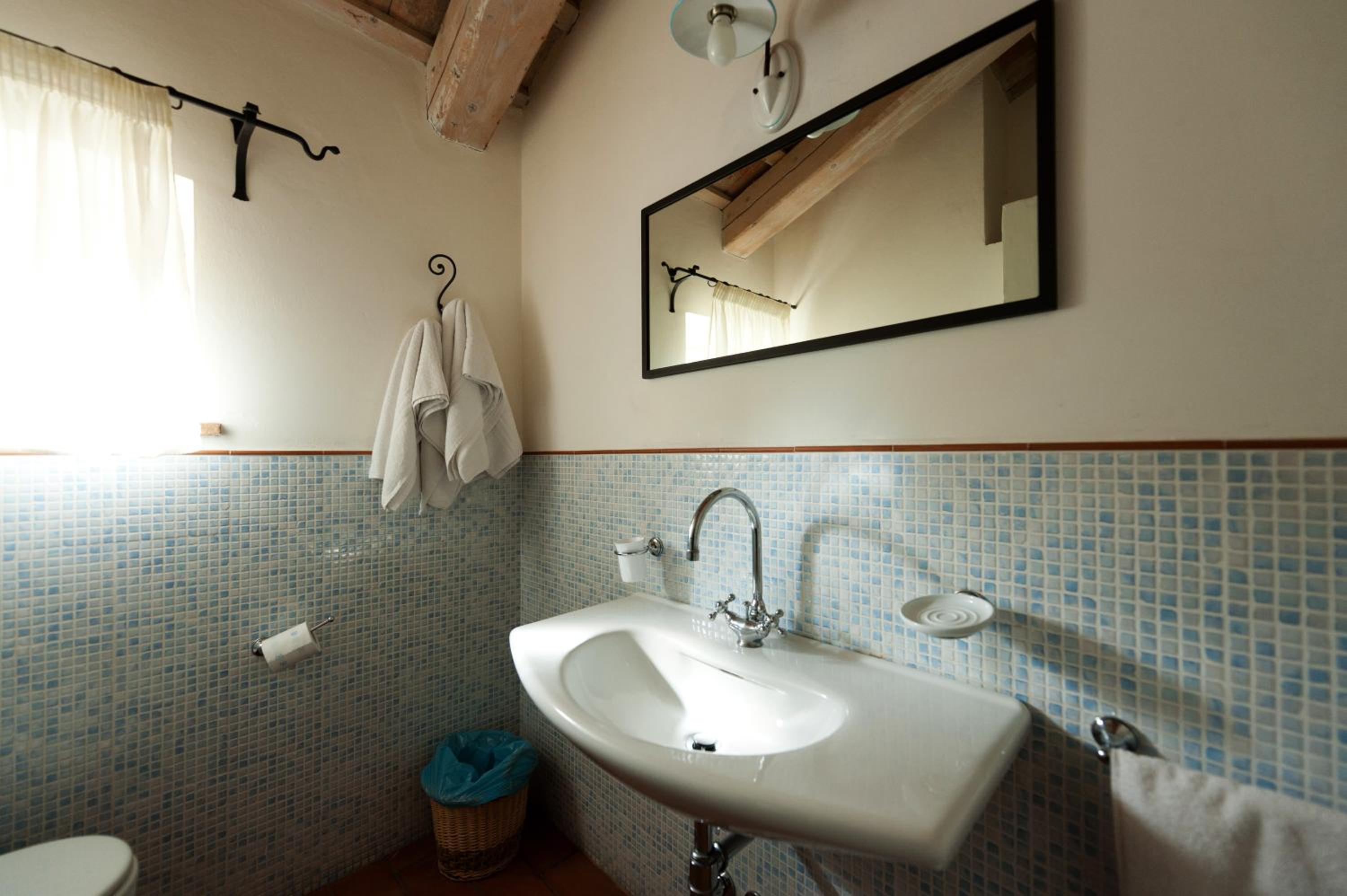 Double Room - Photo 8