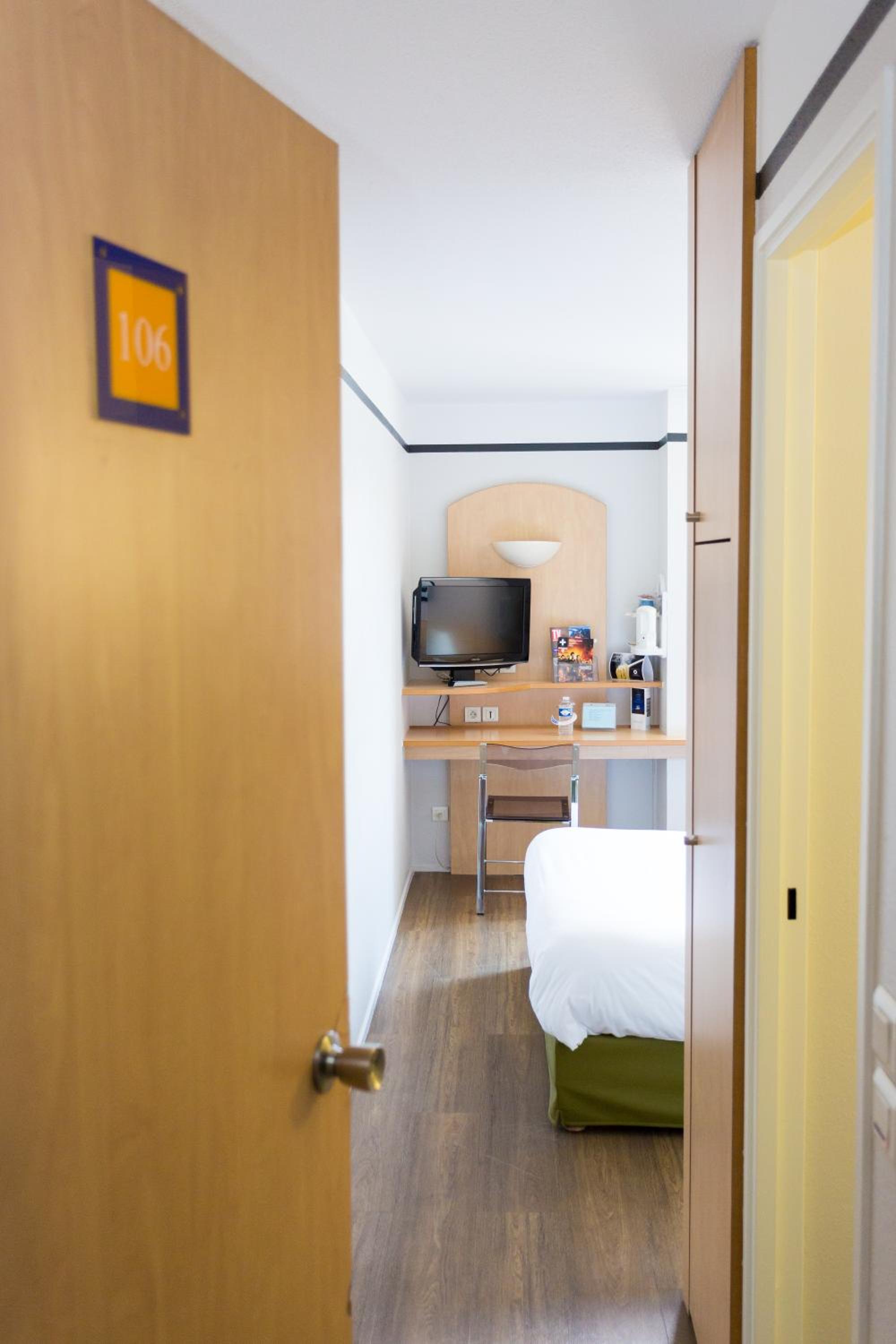 Double Room with One Double Bed - Photo 4