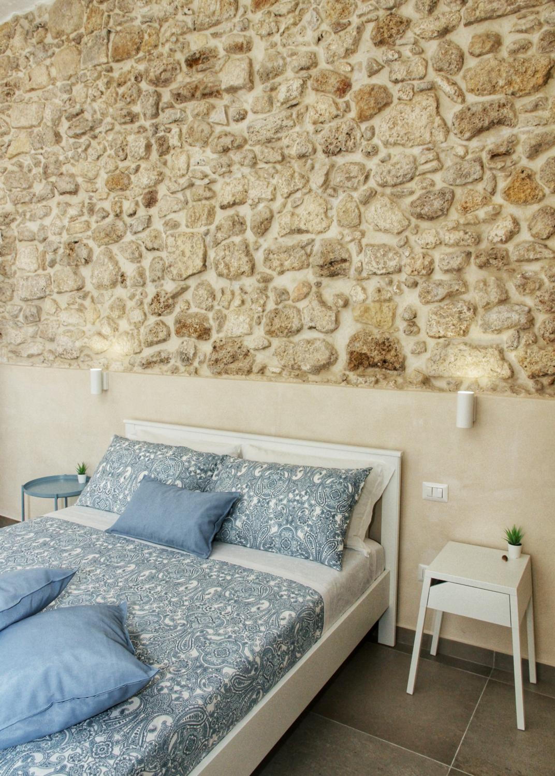 Studio Apartment - Photo 8