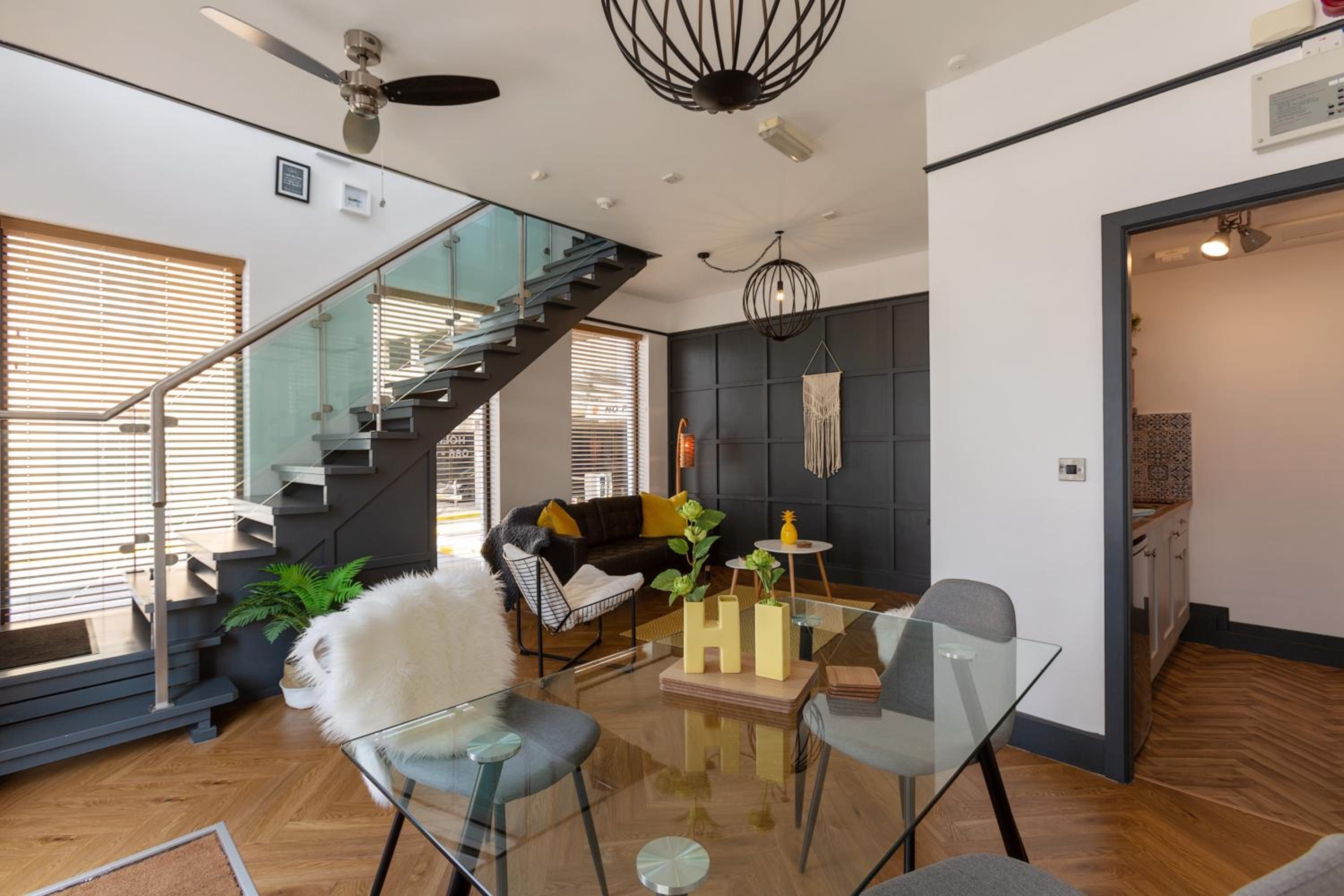 Two-Bedroom Apartment - Photo 30
