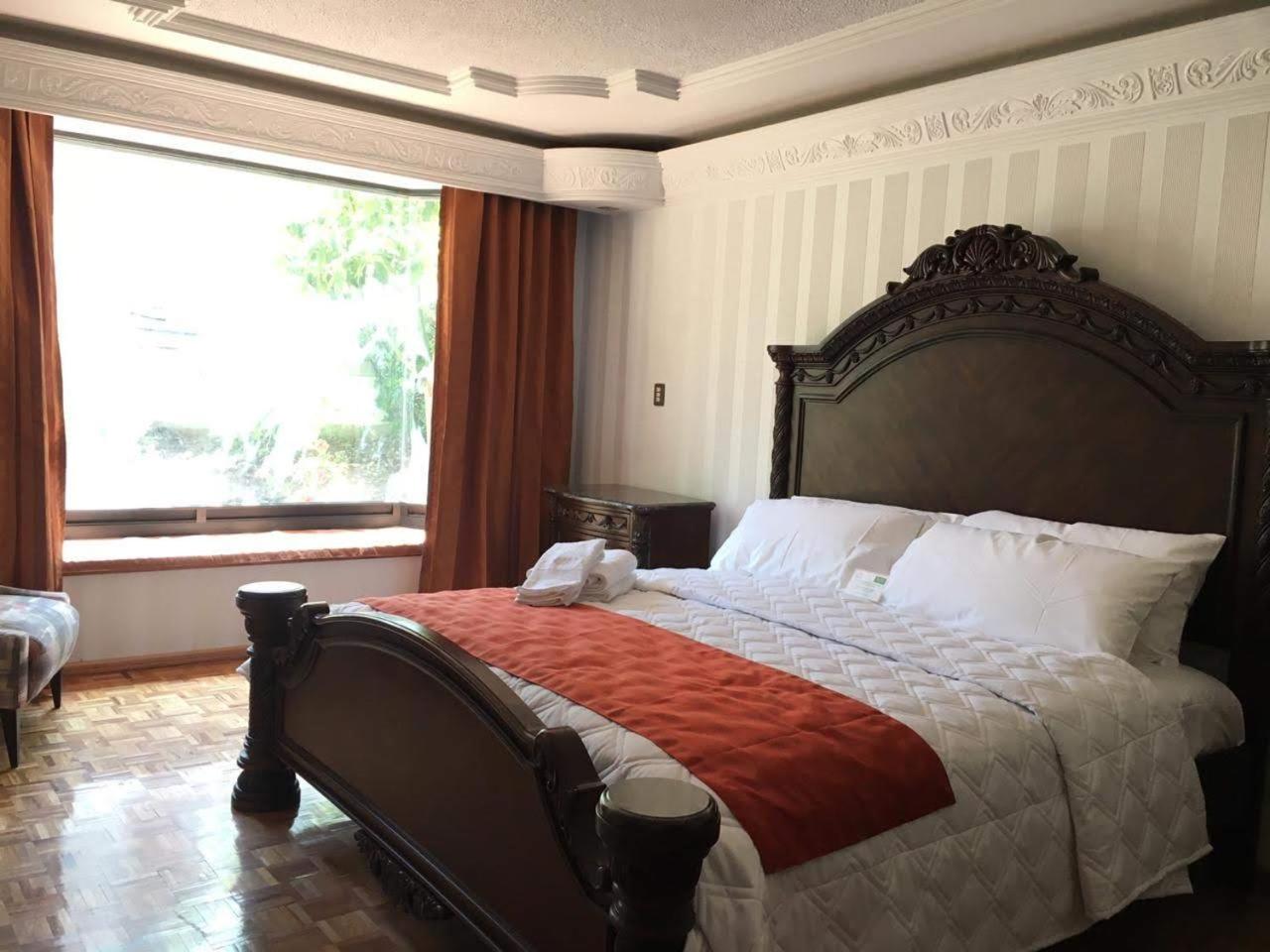 Standard King Room - Photo 2