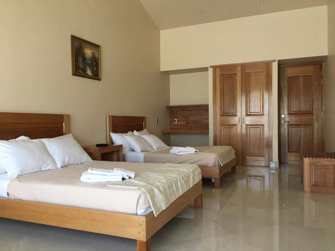 Twin Room - Photo 4
