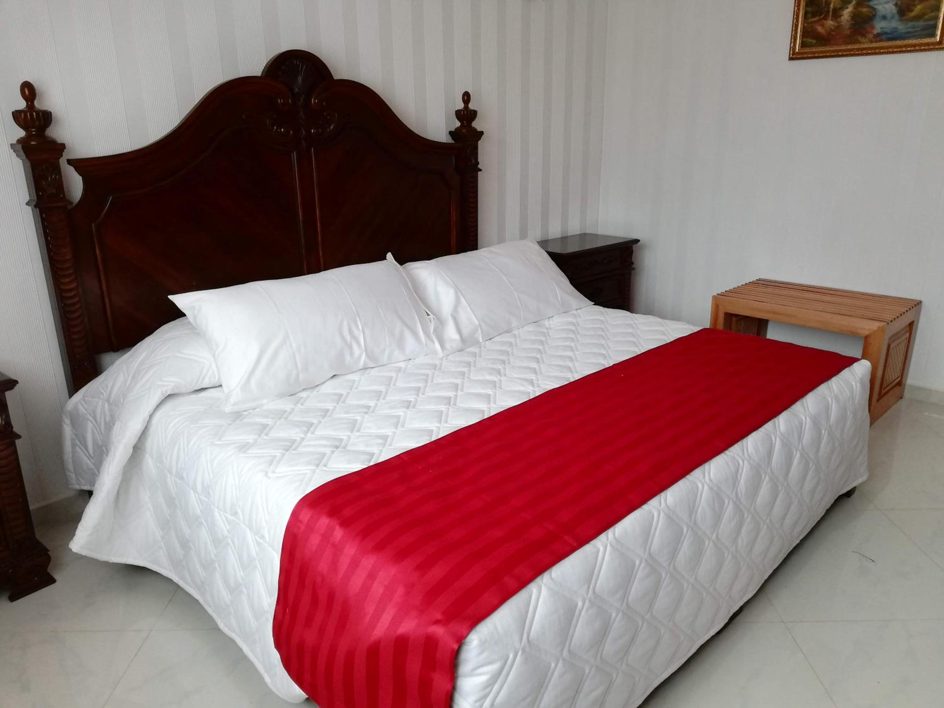 Standard King Room - Photo 4