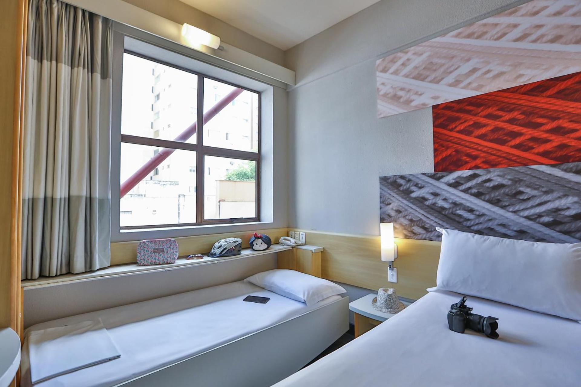 Standard Queen Room with Extra Child Bed - Photo 16