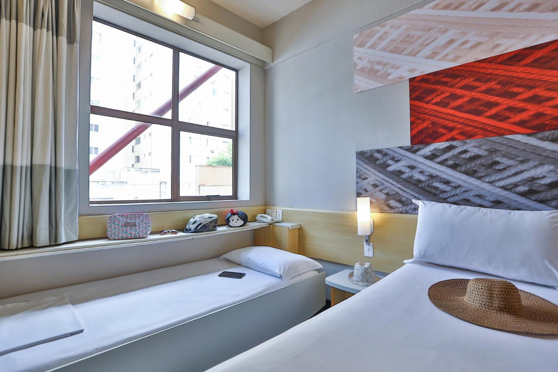 Standard Queen Room with Extra Child Bed - Photo 3