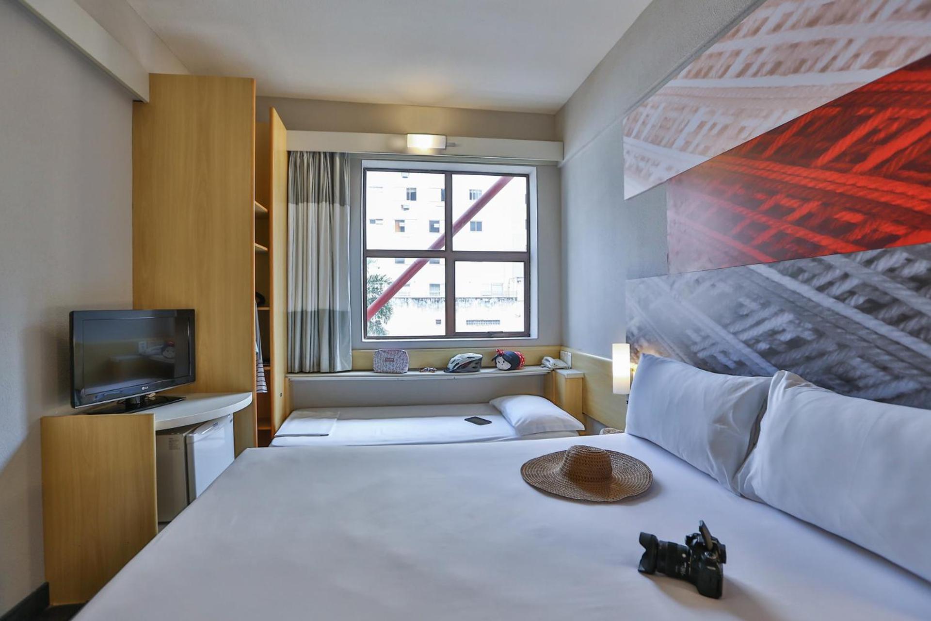 Standard Queen Room with Extra Child Bed - Photo 2
