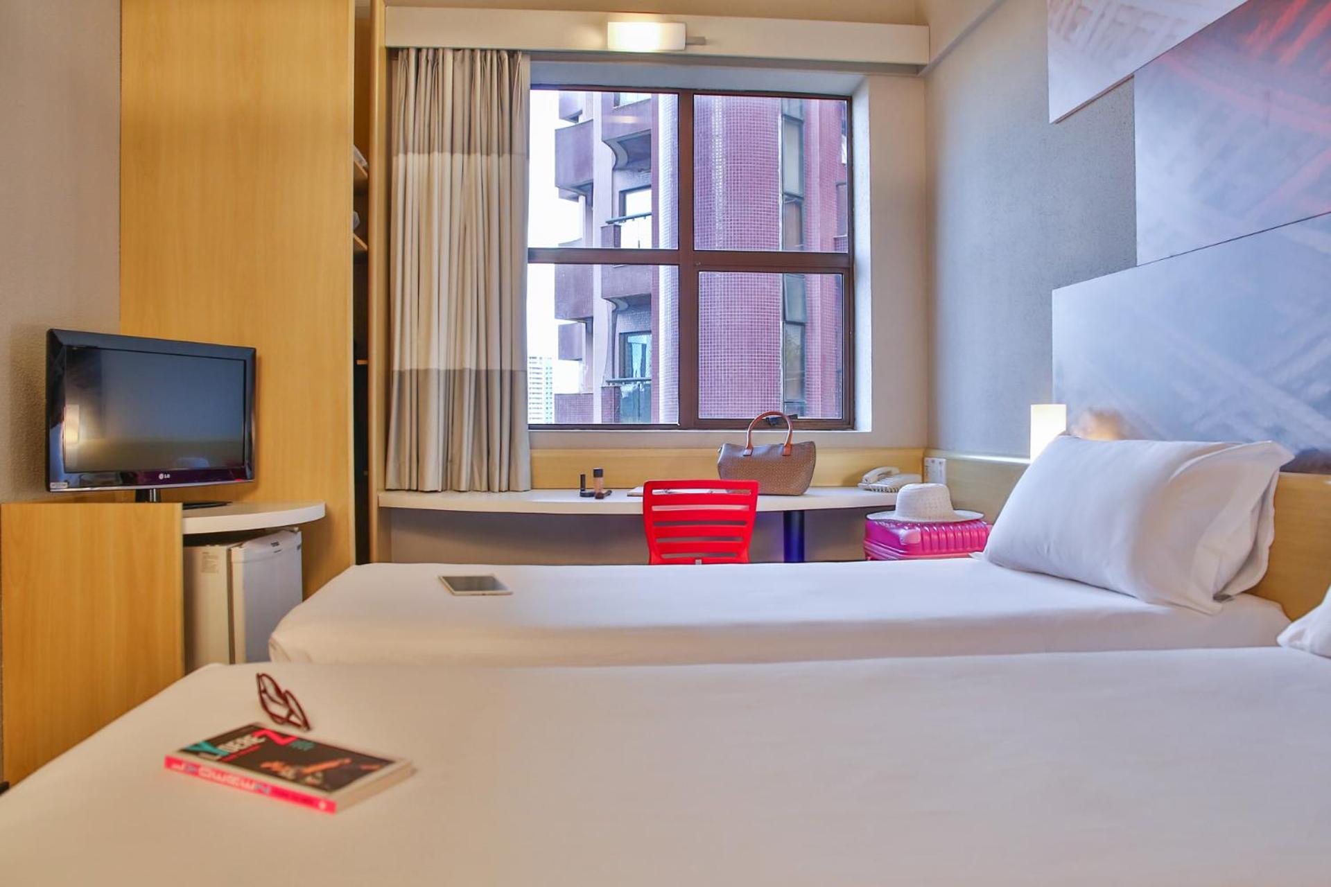 Standard Twin Room - Photo 4