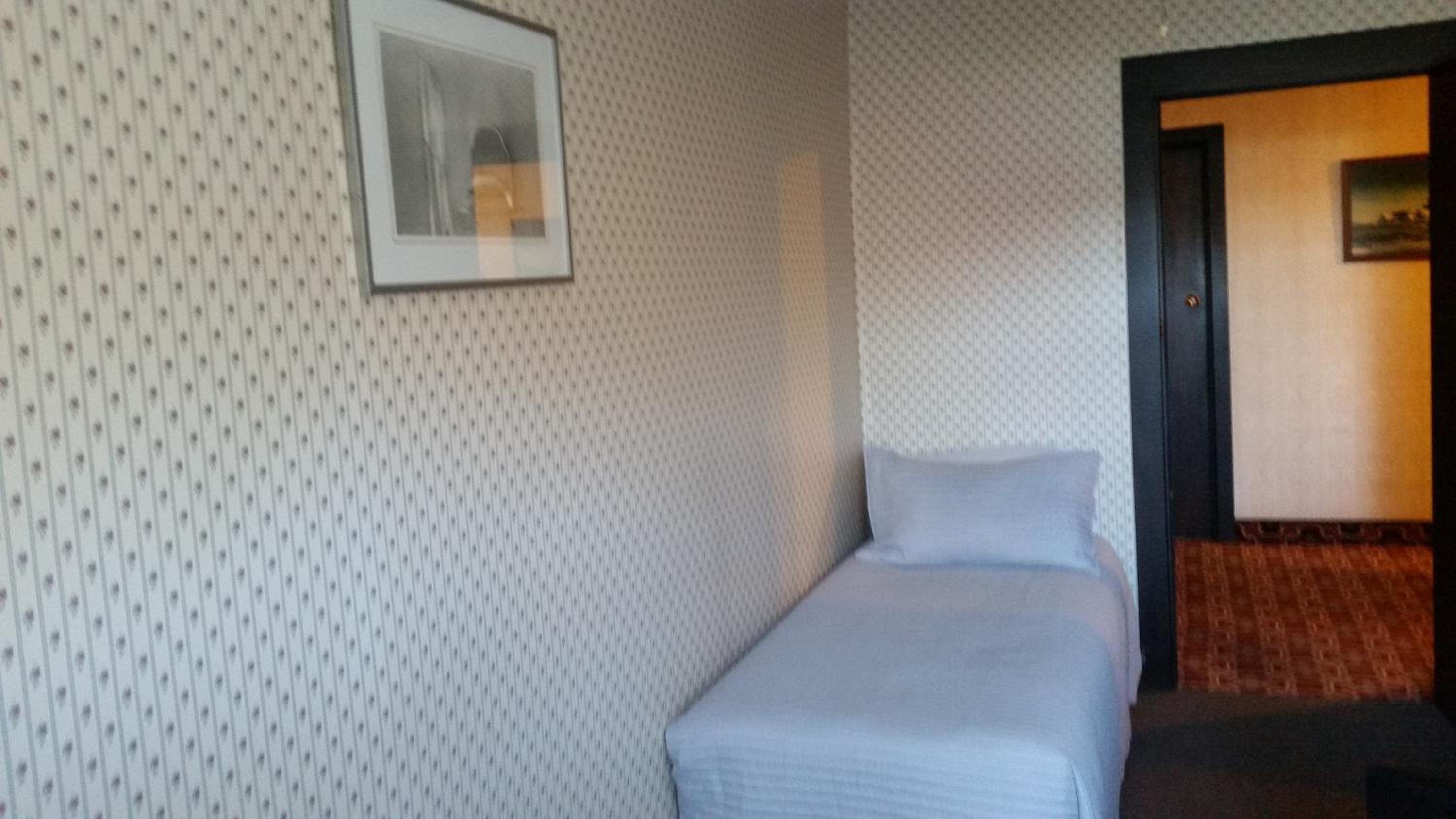 Standard Twin Room photo 2
