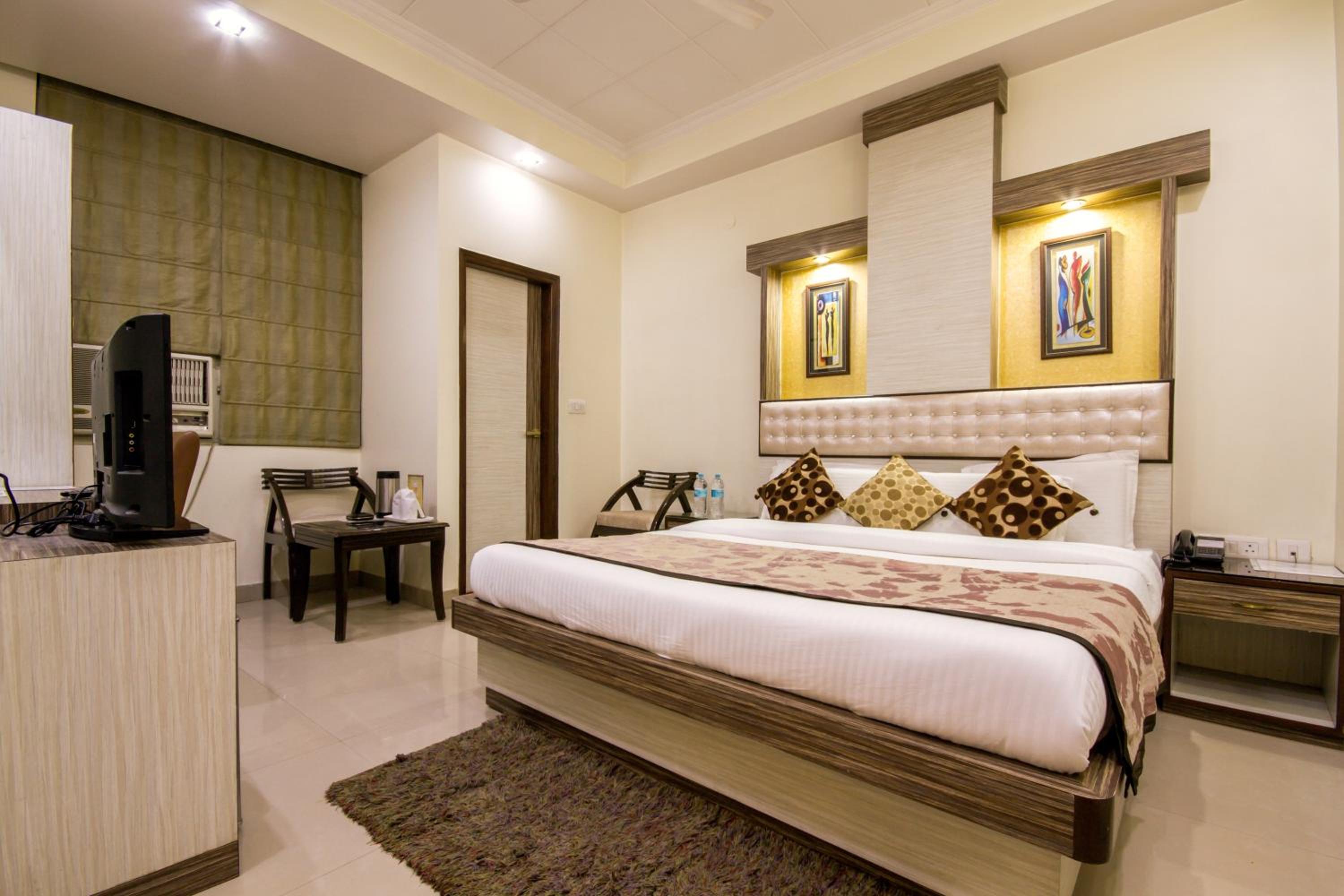 Deluxe Room - Photo 7