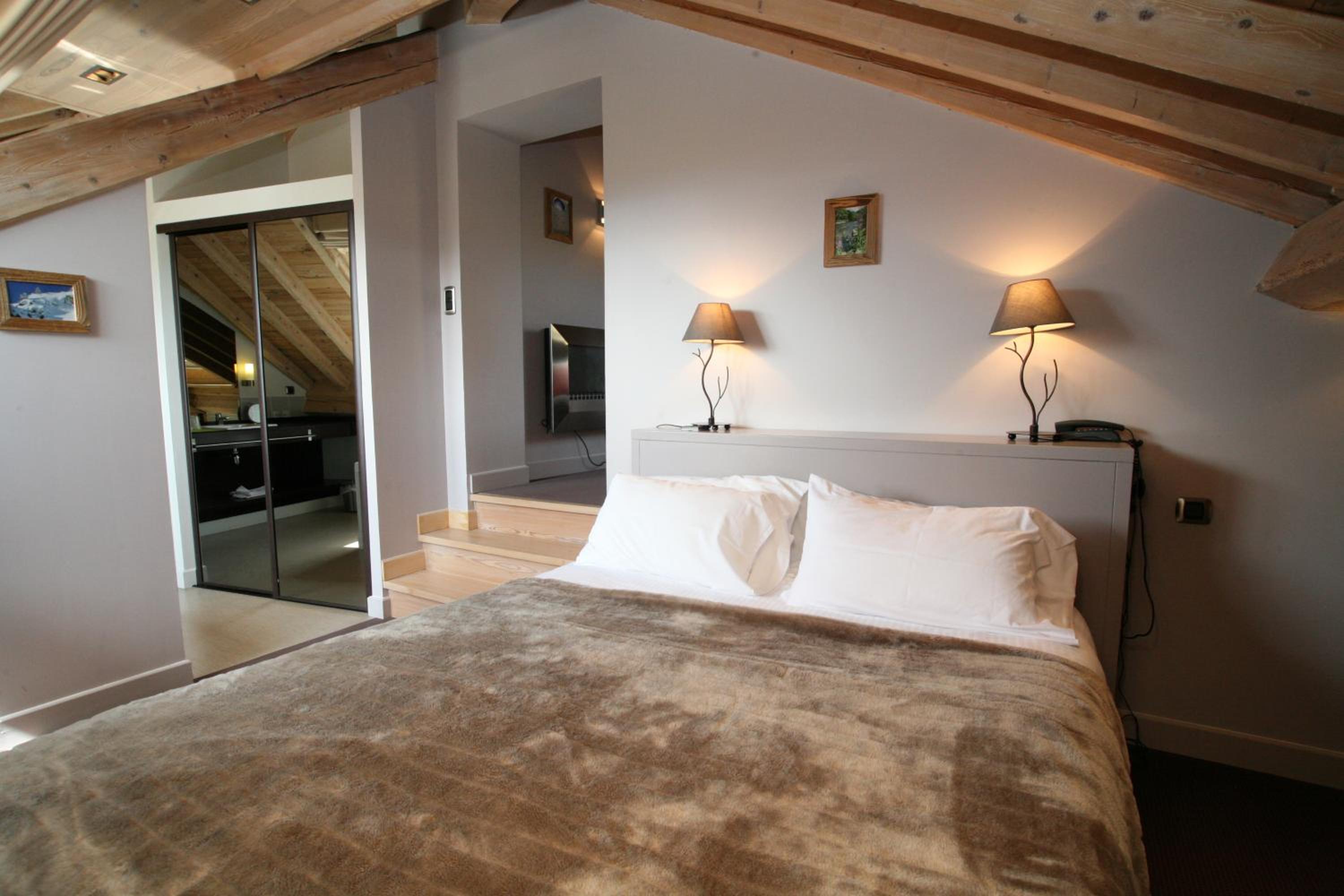 Junior Suite with Mountain View photo 3