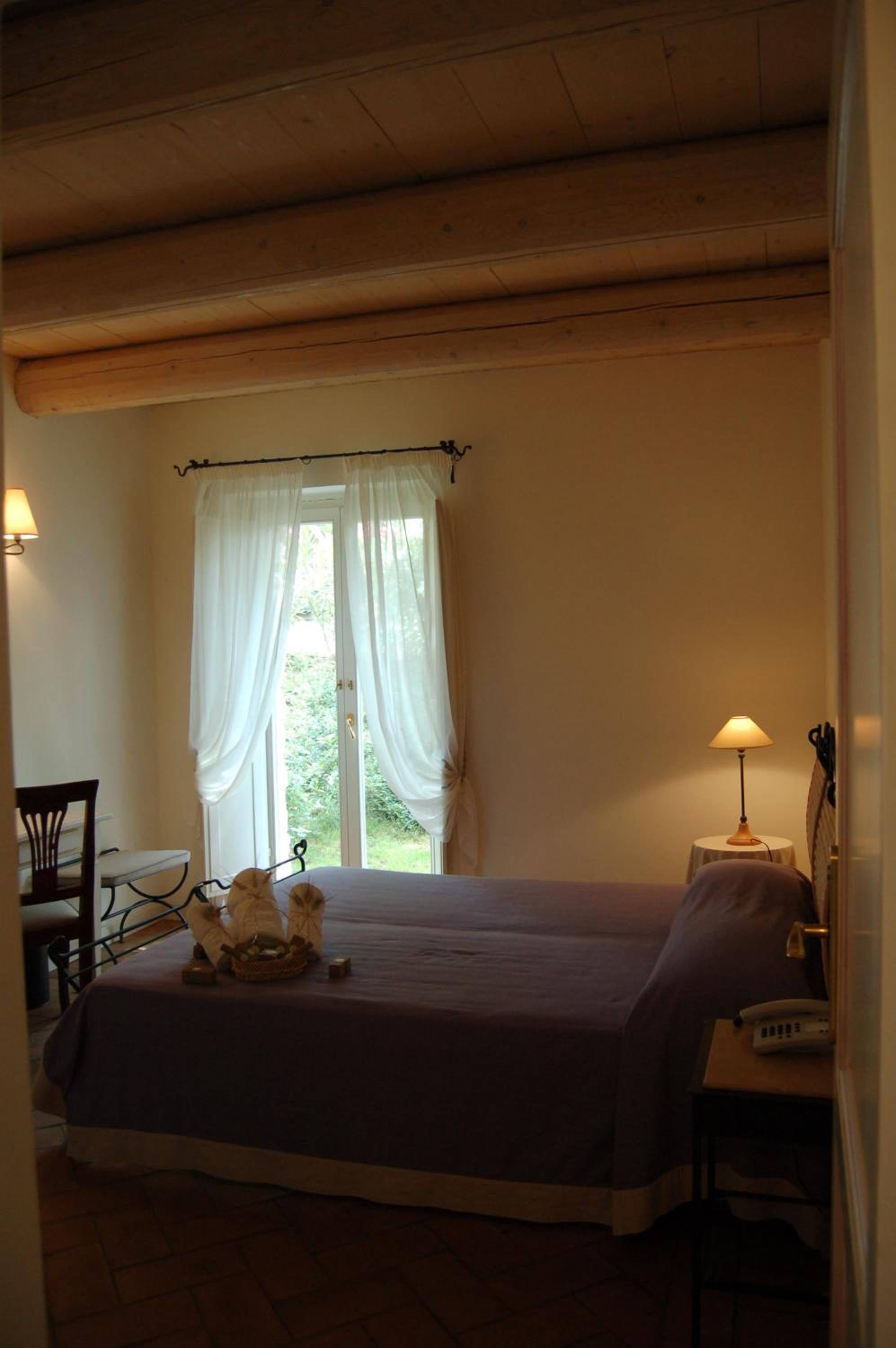 Double Room - Photo 12