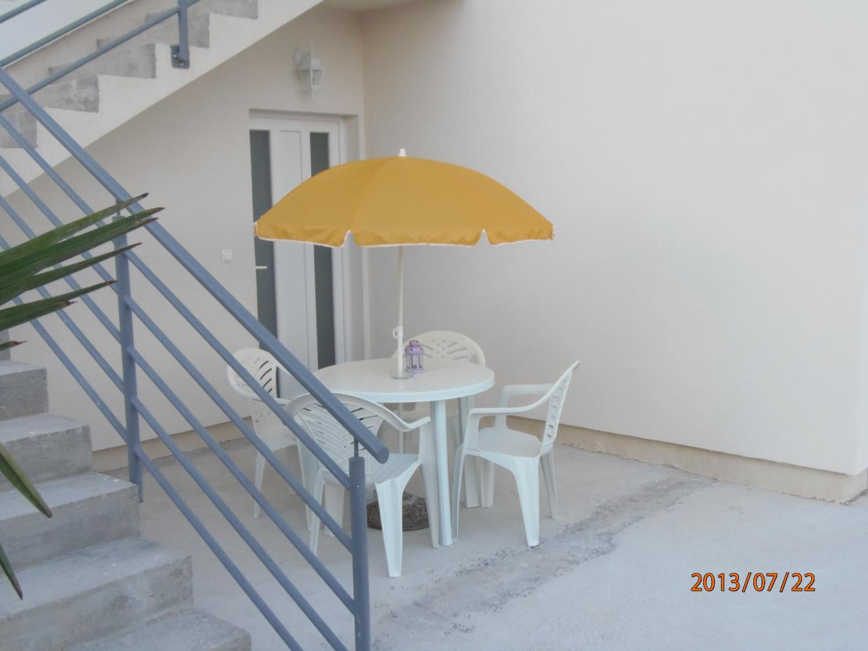 Studio with Terrace (2 Adults) - Photo 7