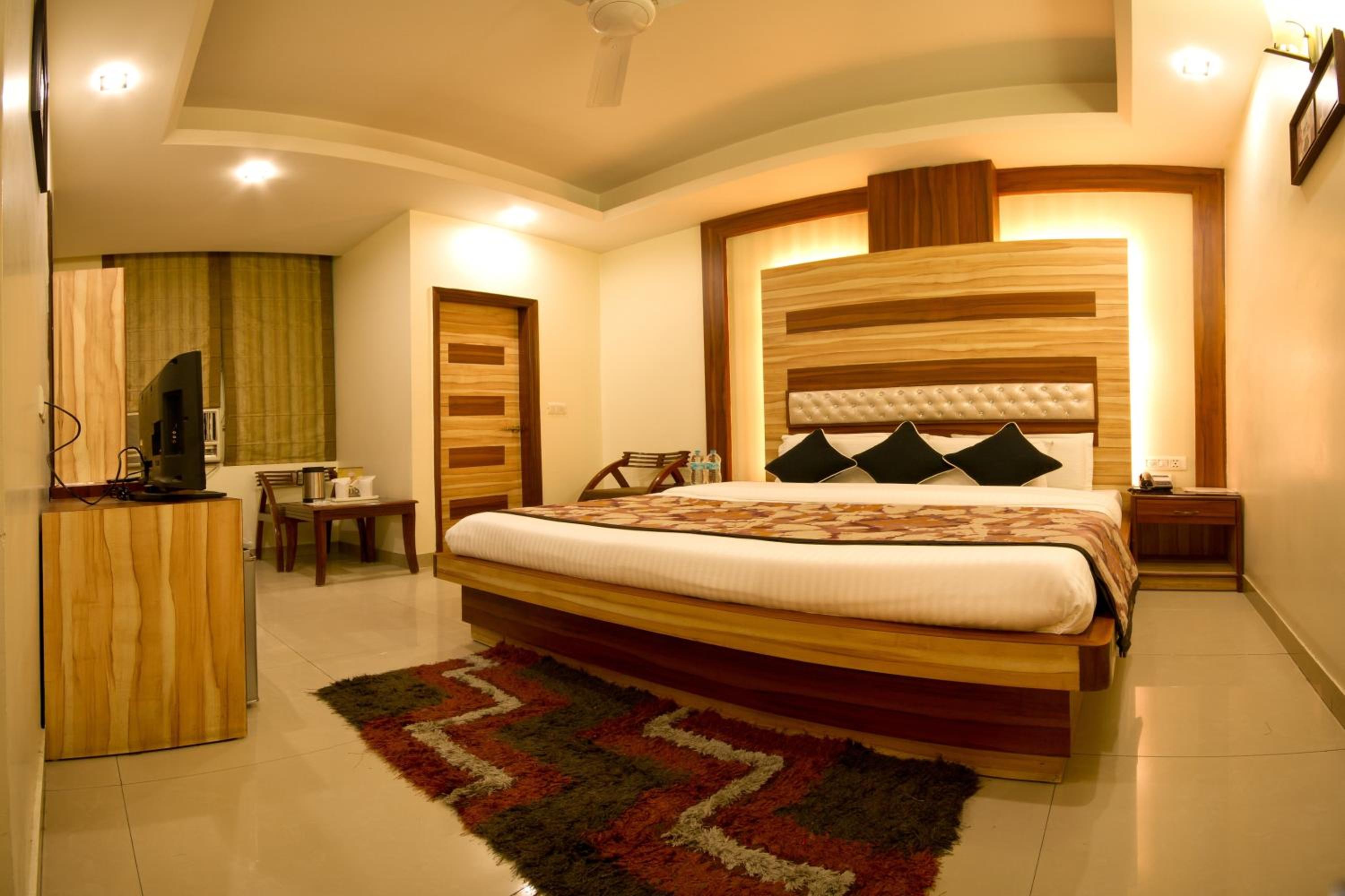 Deluxe Room - Photo 8
