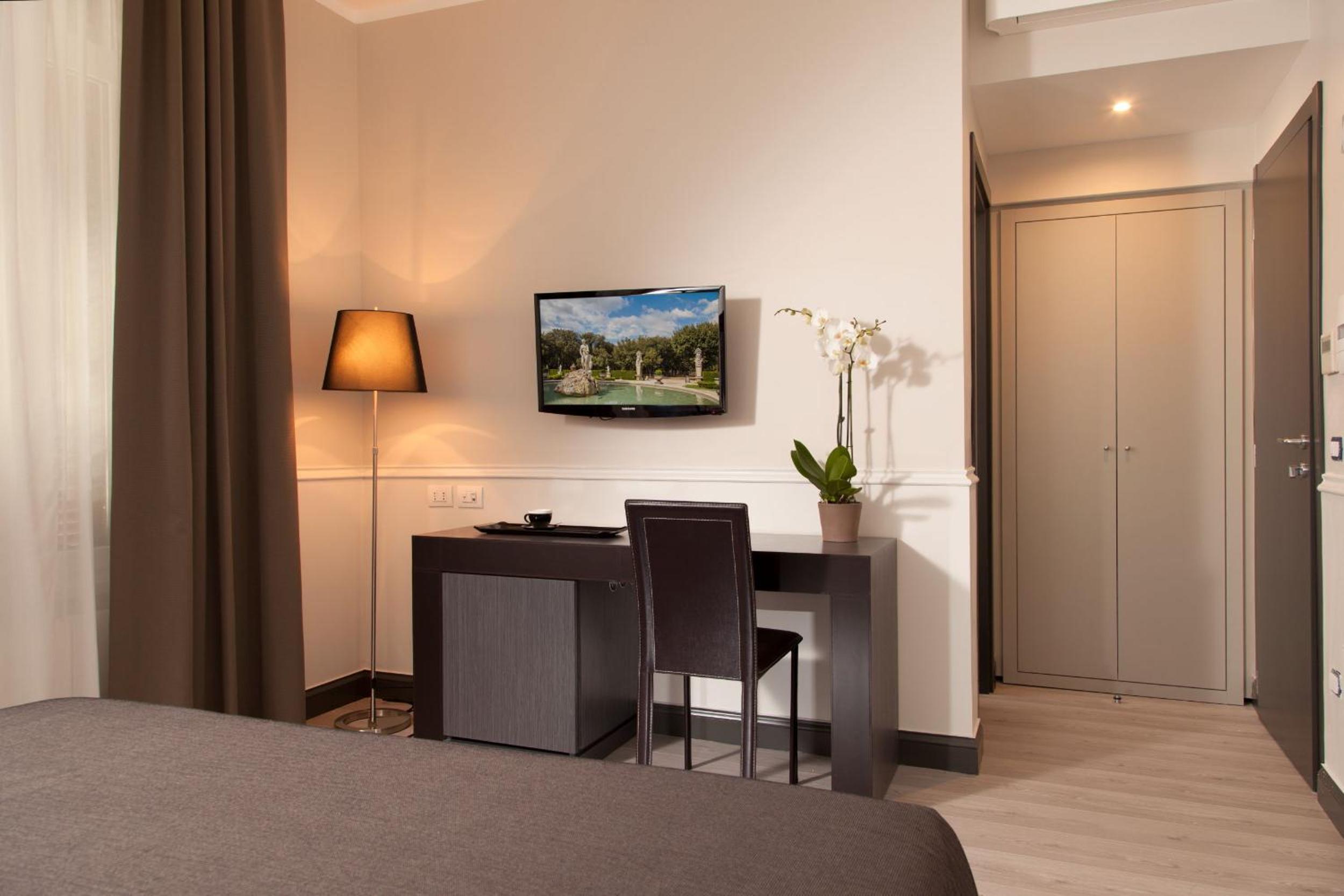 Double Room with Extra Bed photo 3