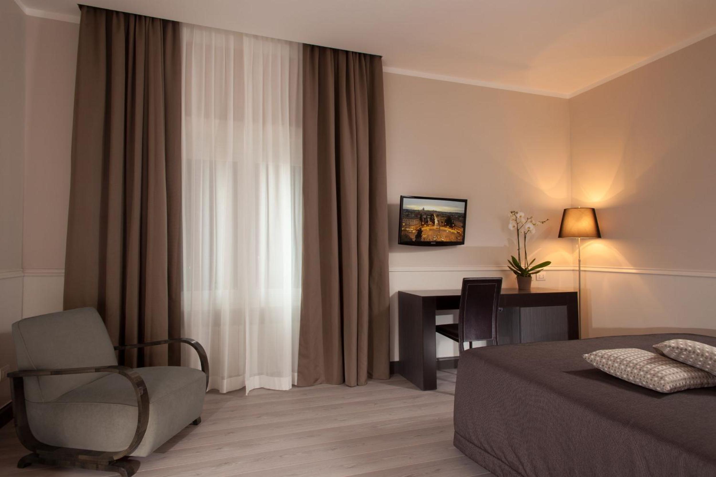 Double or Twin Room photo 3