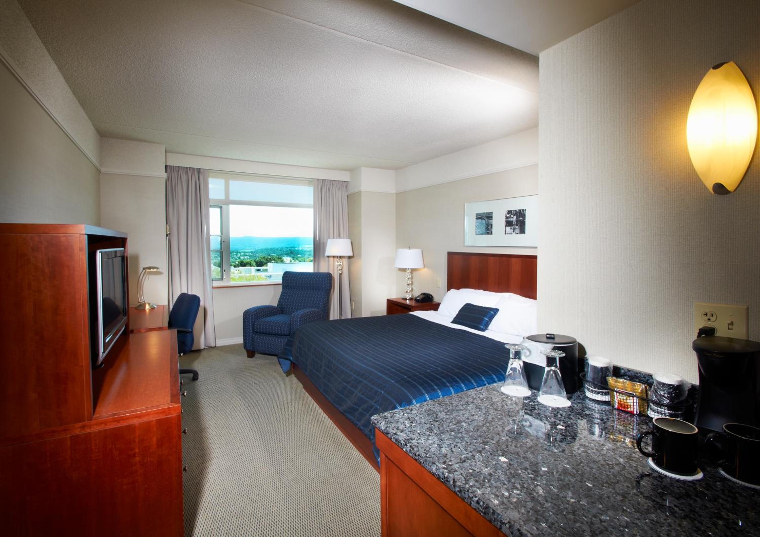 Standard King Room - Photo 4