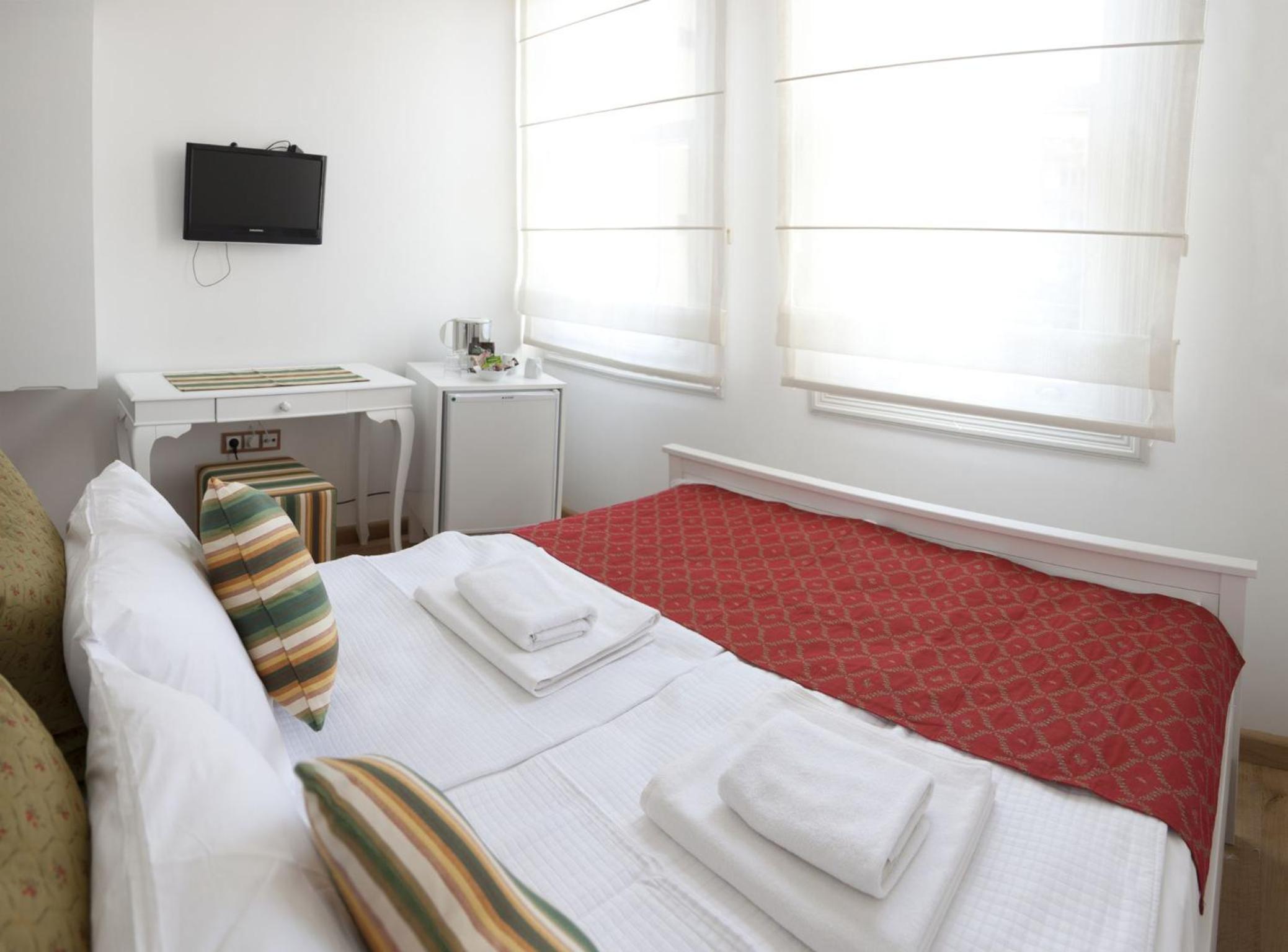 Economy Double Room photo 2