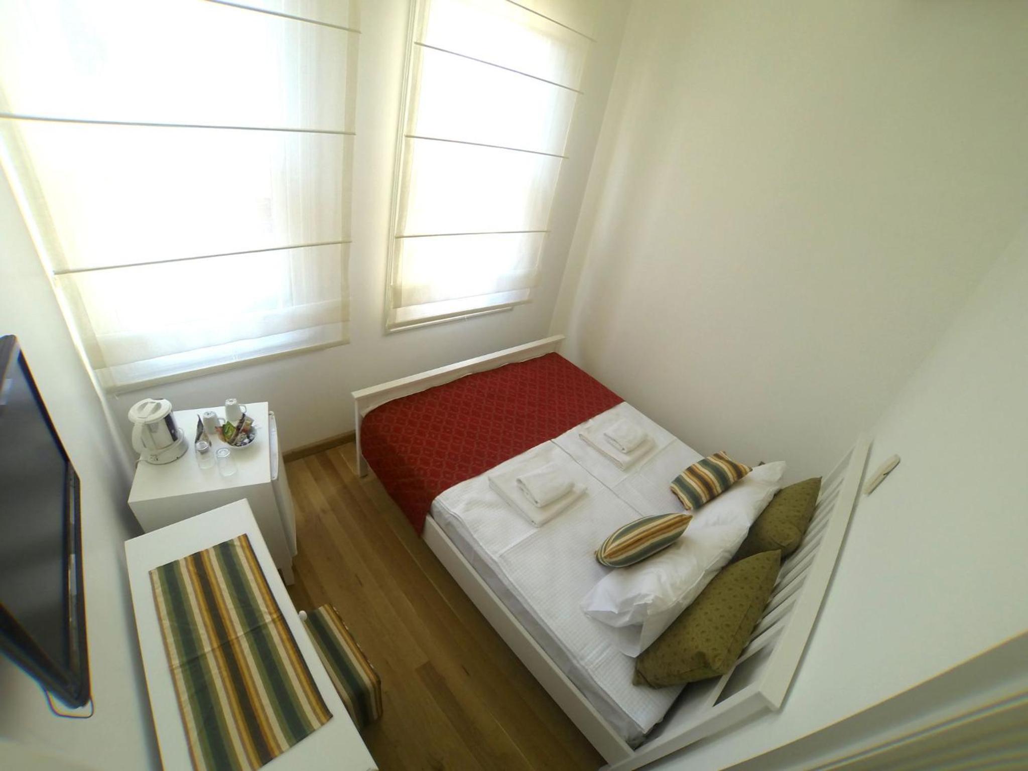 Economy Double Room photo 1