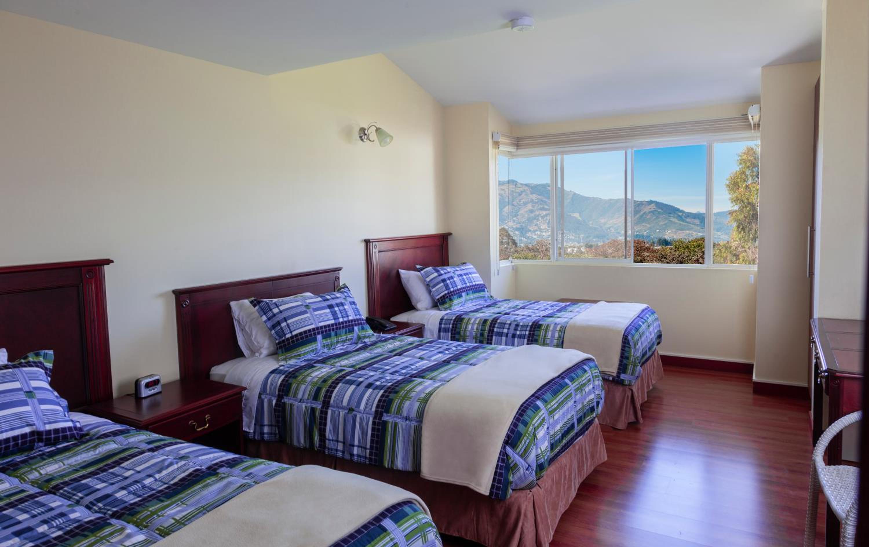 Triple Room with Private Bathroom photo 2