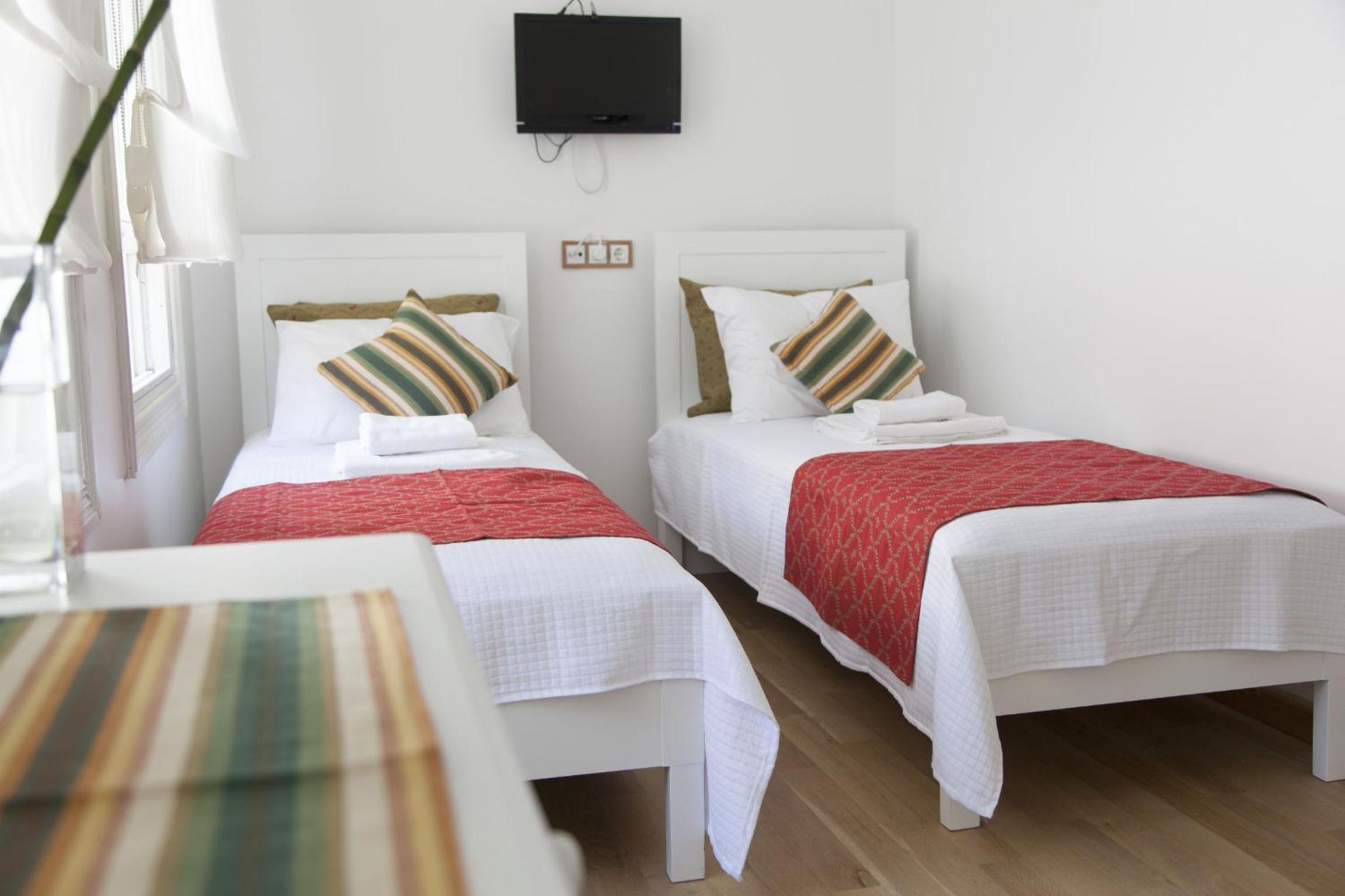 Standard Twin Room photo 2