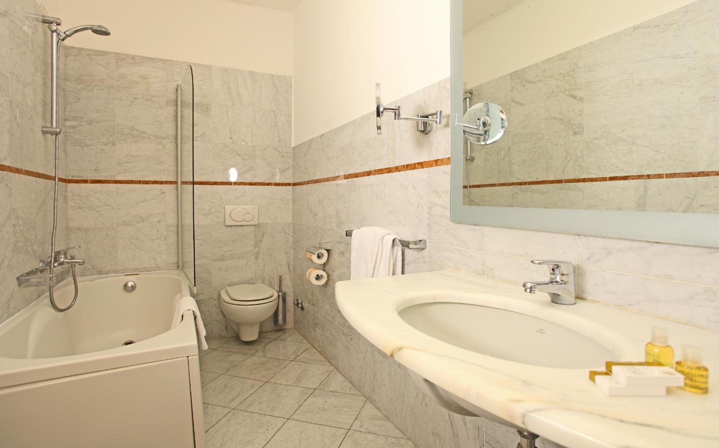 Two Connecting Double Rooms with View  photo 3