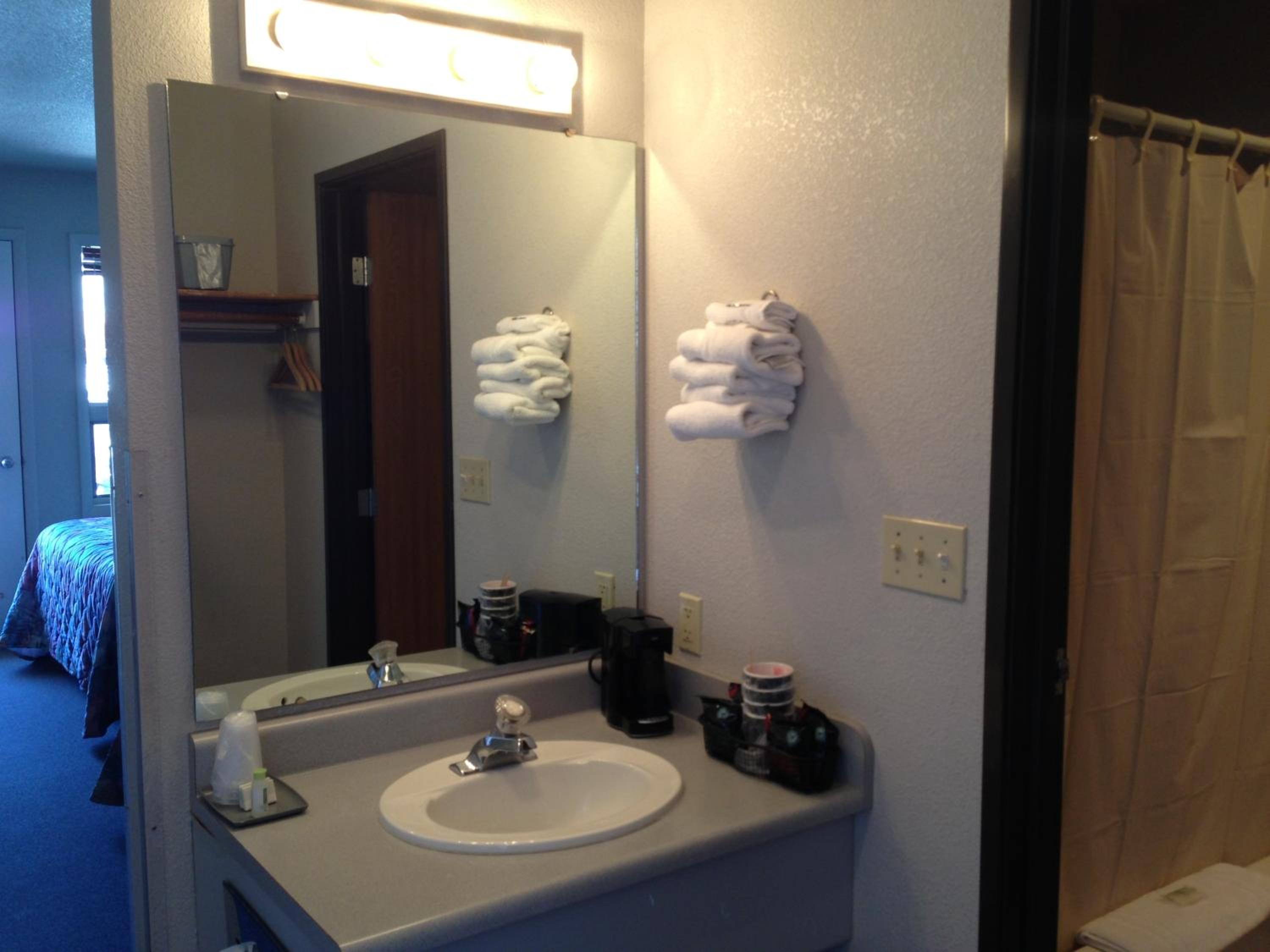 Queen Room - Disability Access photo 2