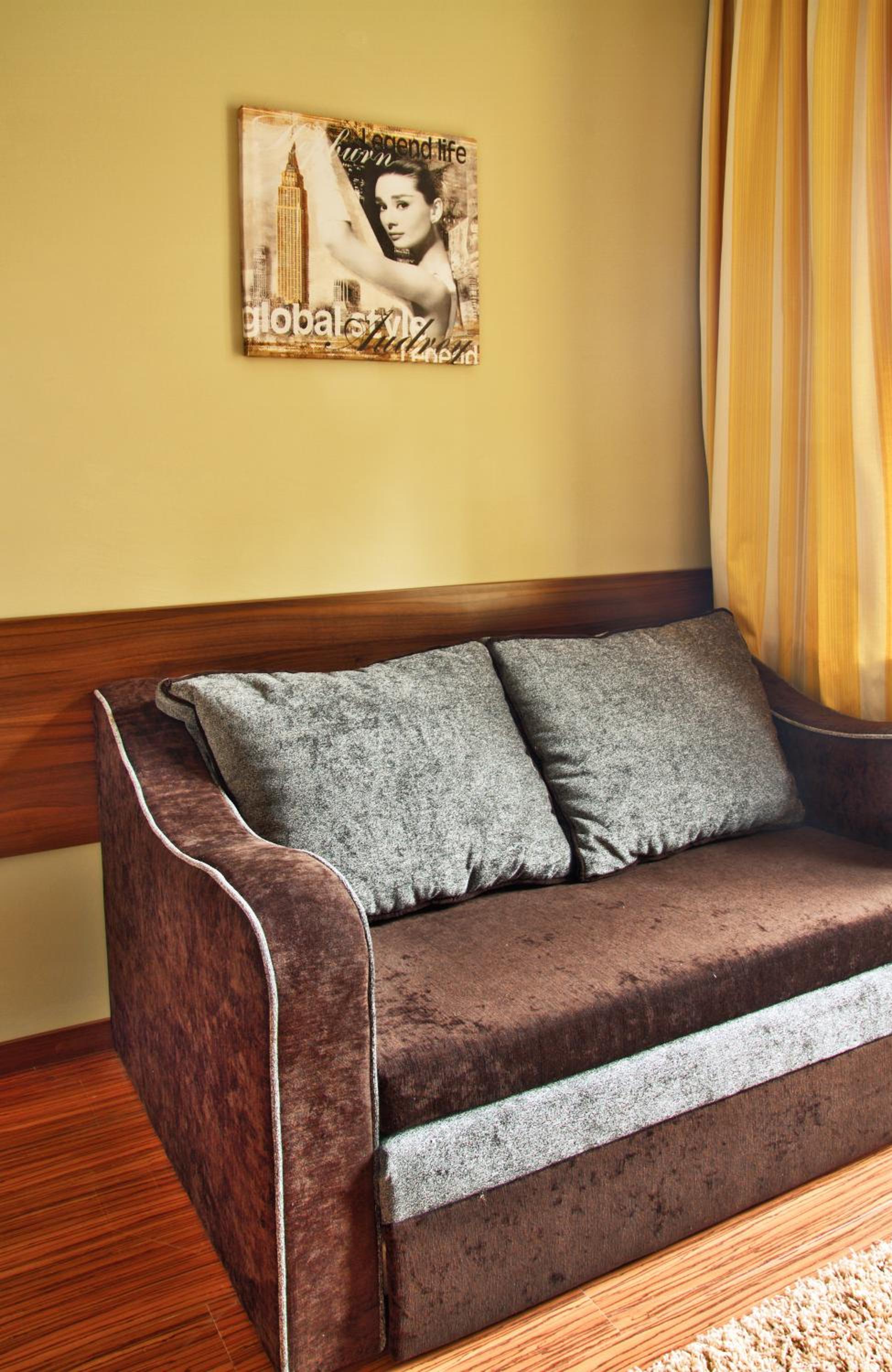 Family Room photo 2