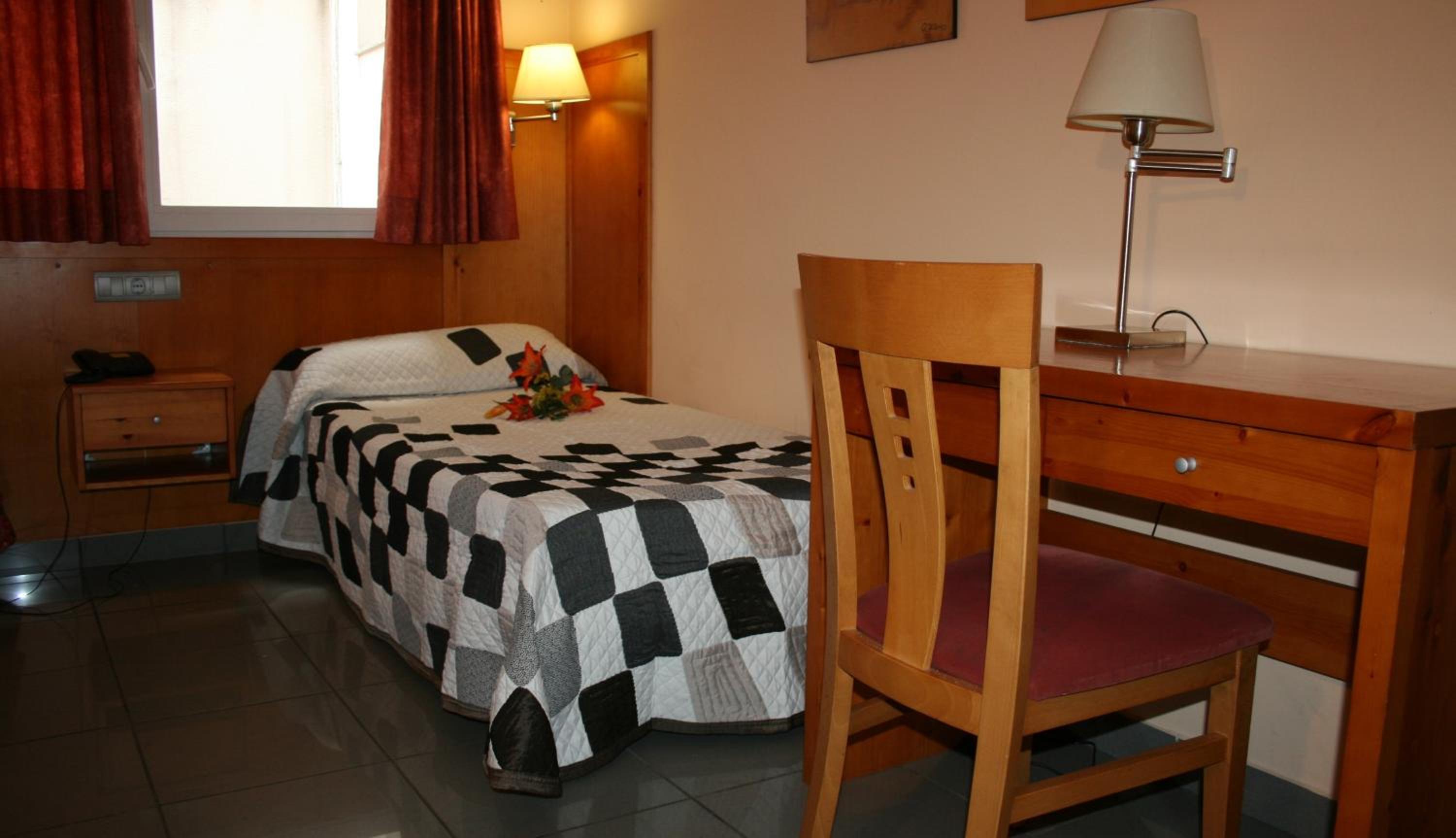 Single Room photo 2