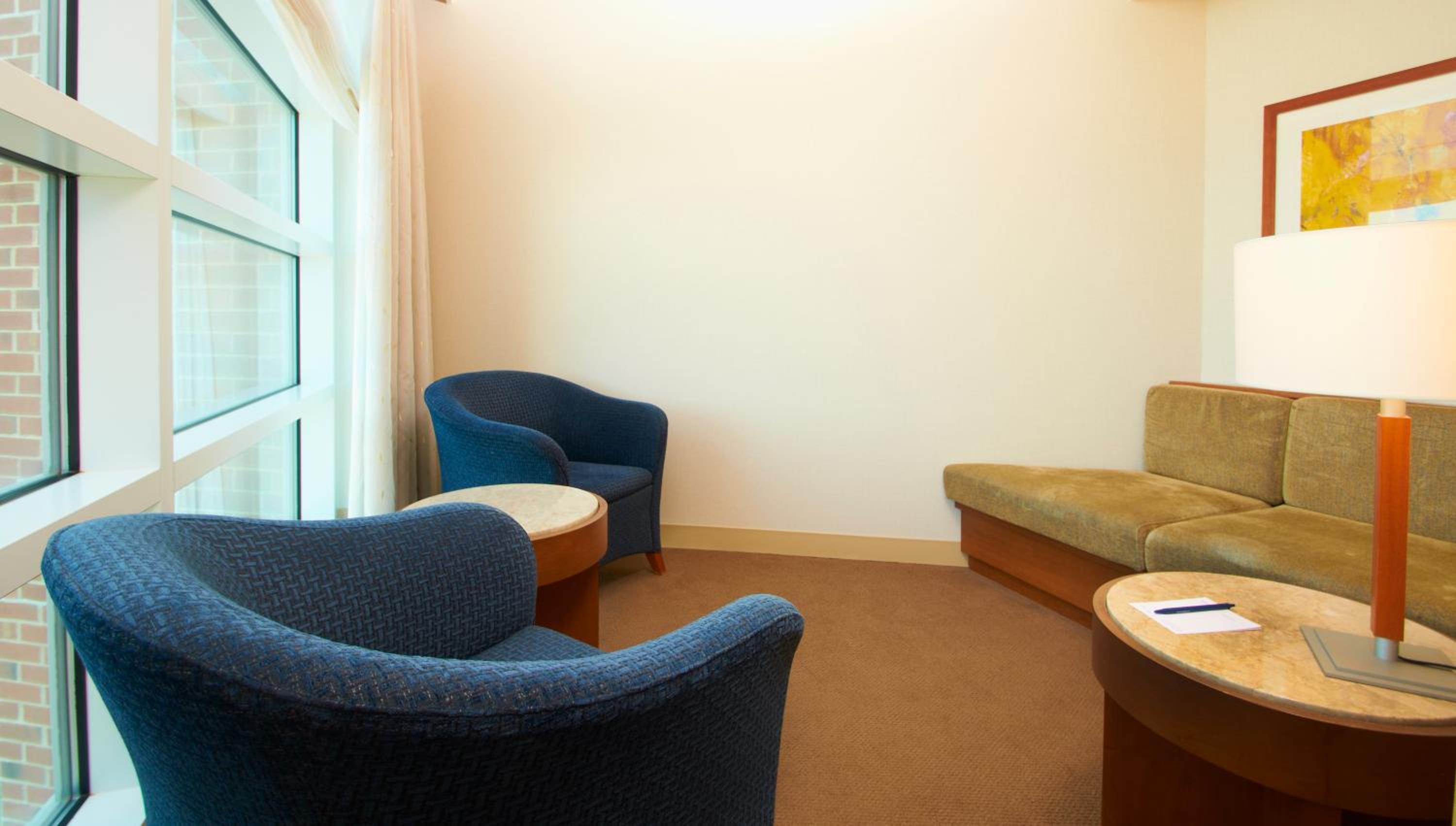 Standard King Room - Photo 3