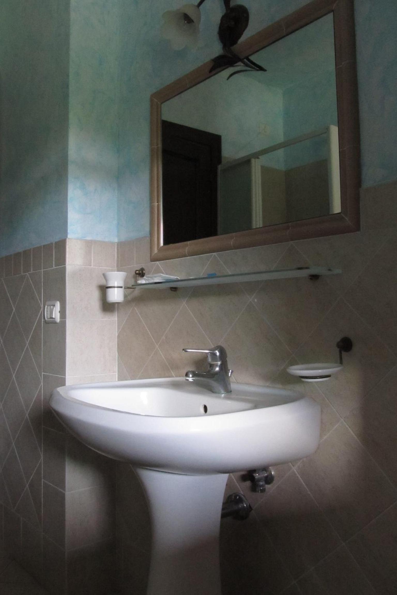 Quadruple Room With Private Bathroom photo 2
